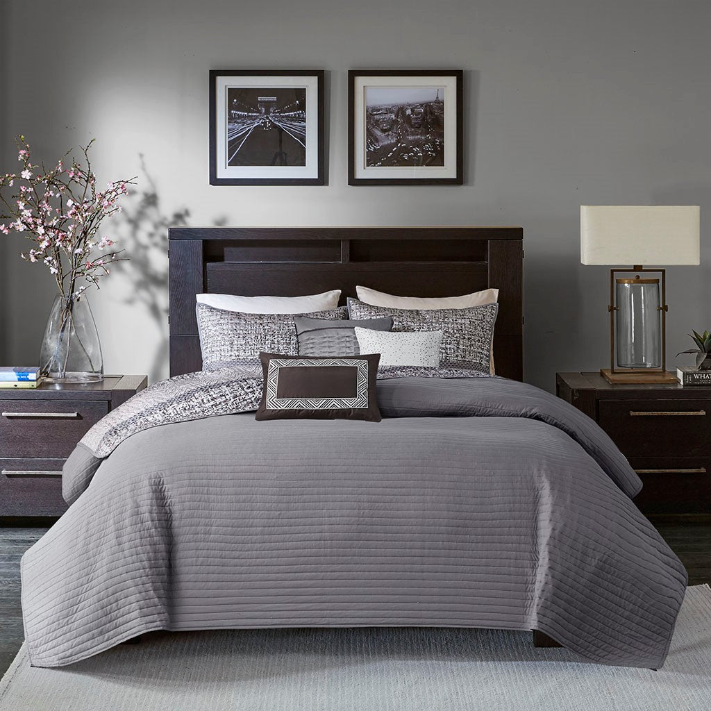 6 Piece Reversible Jacquard Quilt Set with Throw Pillows Grey/Taupe King/Cal King