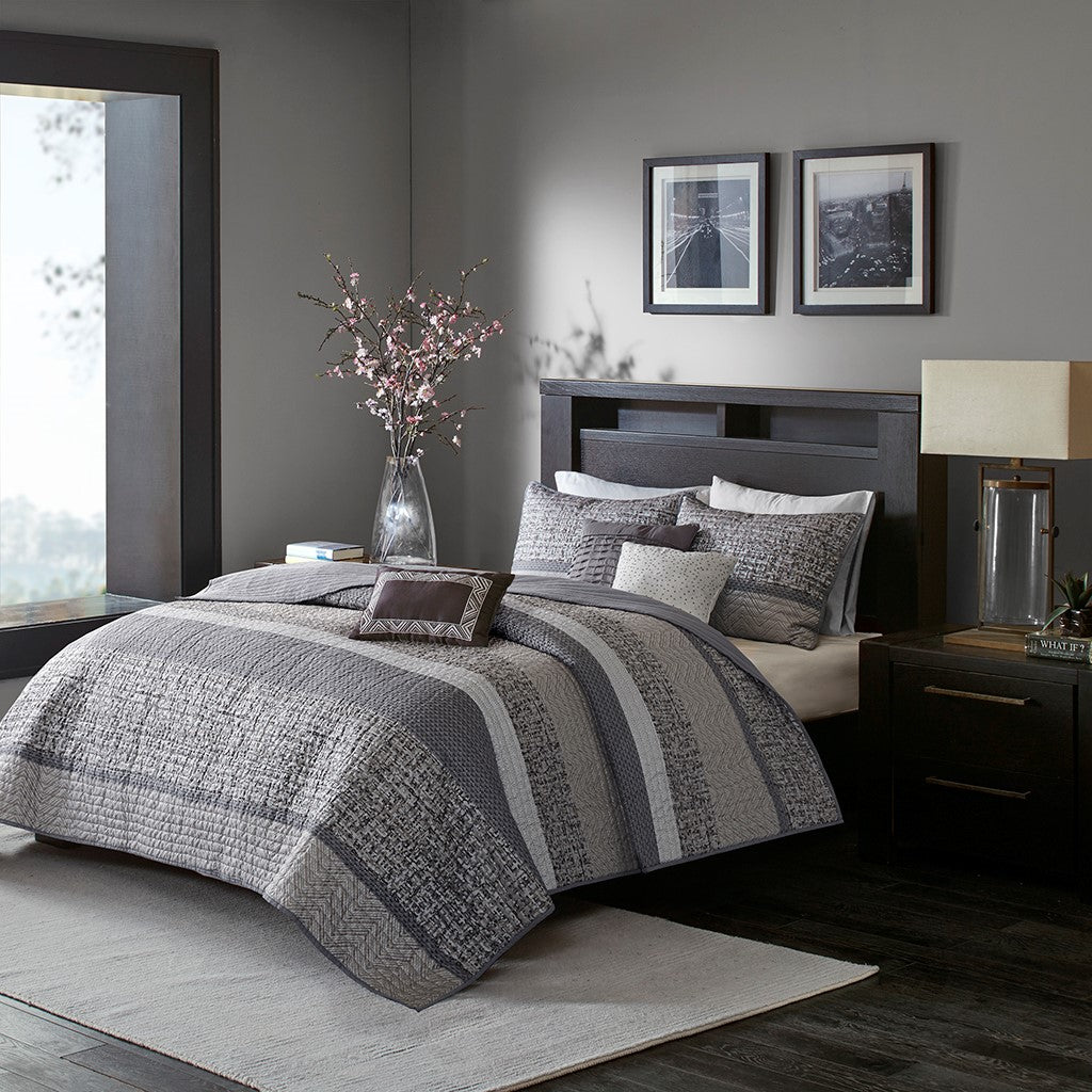 6 Piece Reversible Jacquard Quilt Set with Throw Pillows Grey/Taupe King/Cal King