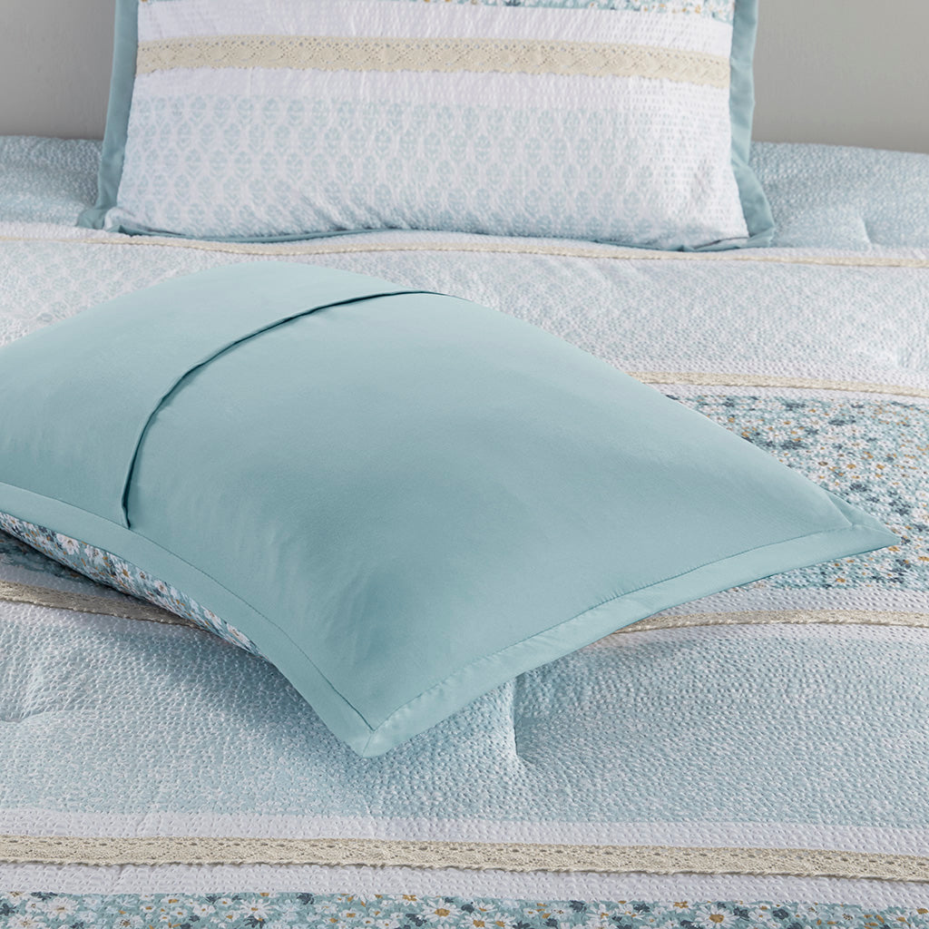 King/Cal King 5 Piece Seersucker Comforter Set with Throw Pillows