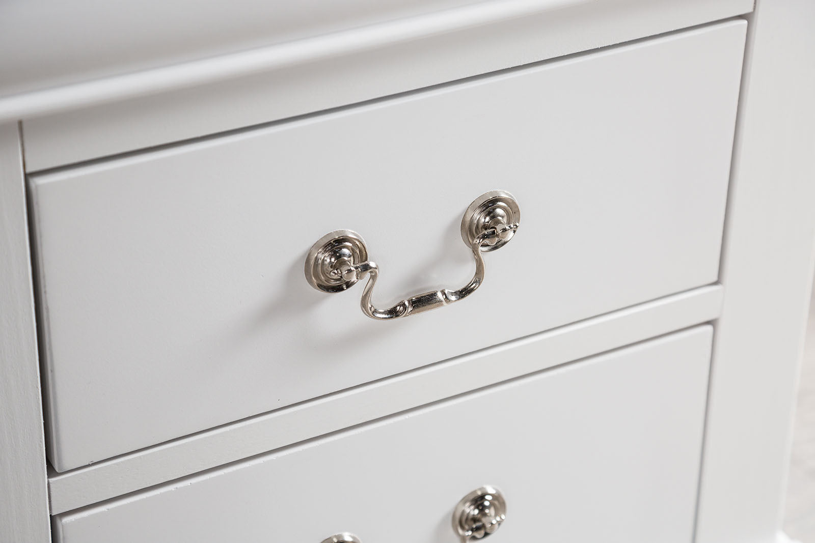 White Finish Nightstand 1pc Bracket Legs Dovetail Drawers Hanging Handles Transitional White Finish Bedroom Furniture