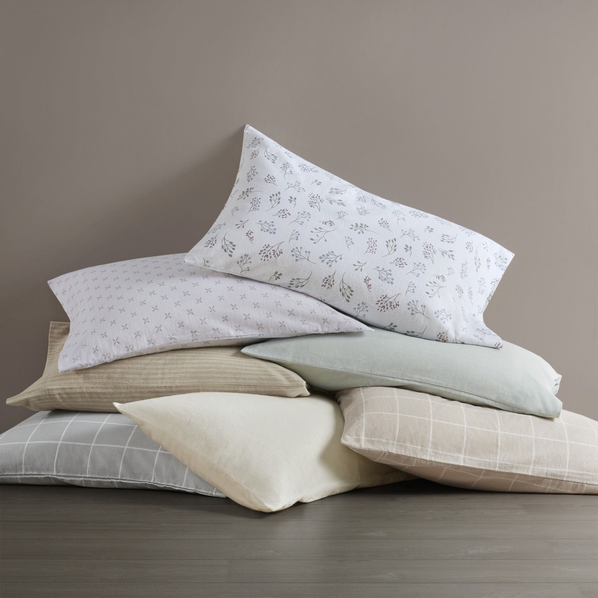4-Piece King 100% Cotton Flannel Printed Sheet Set,Beige/White Stripes