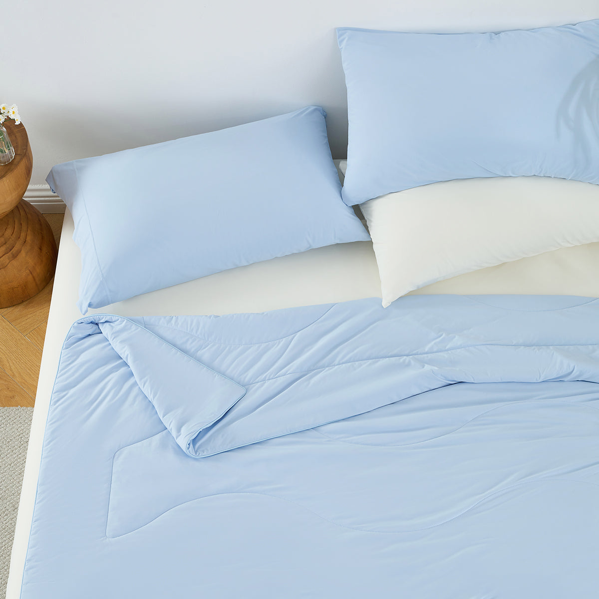 1-Piece 90x90" Cooling DA Comforter,Ice Blue