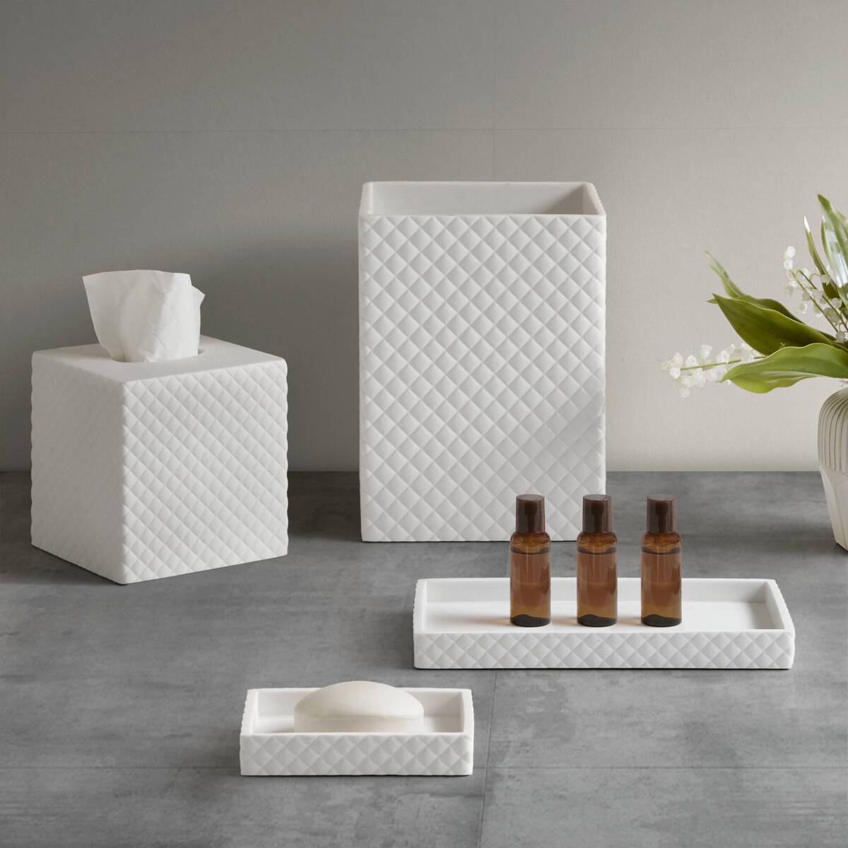One Size Bath Accessories set, White