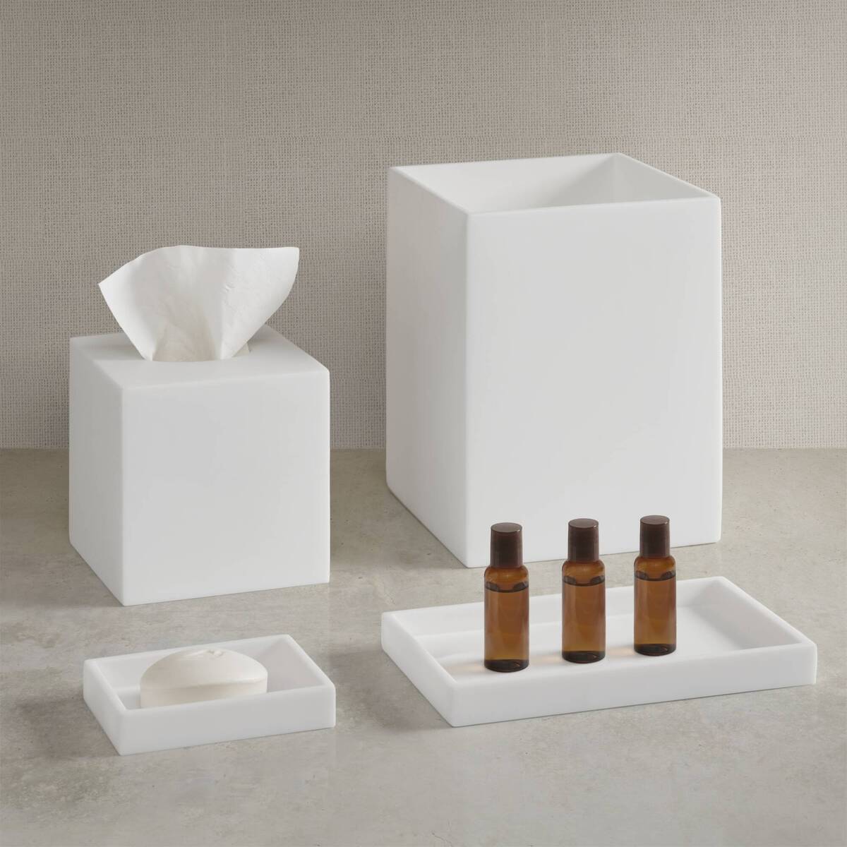 One Size Bath Accessories set, Frosted White