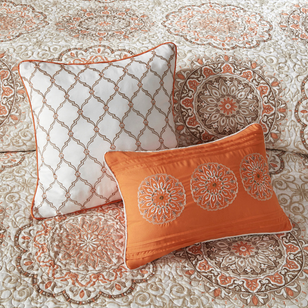 6 Piece Reversible Quilt Set with Throw Pillows Orange Full/Queen