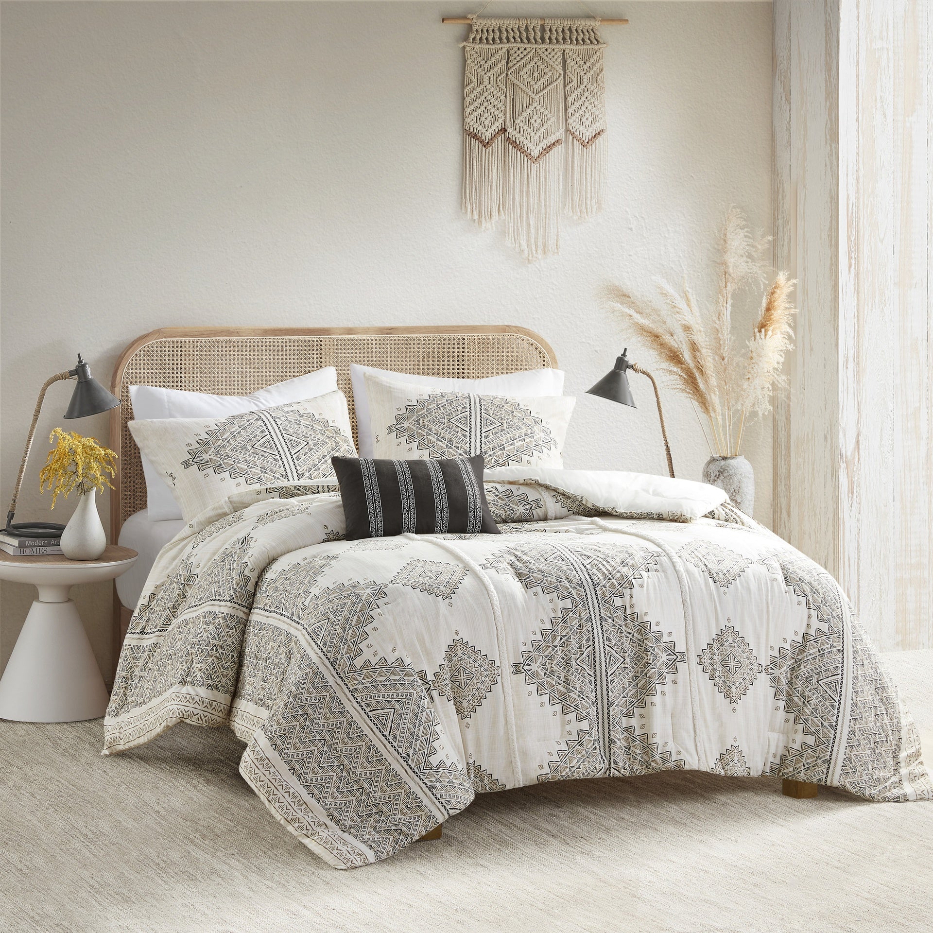 4 Piece Printed Comforter Set with Throw Pillow Black/Ivory Full/Queen