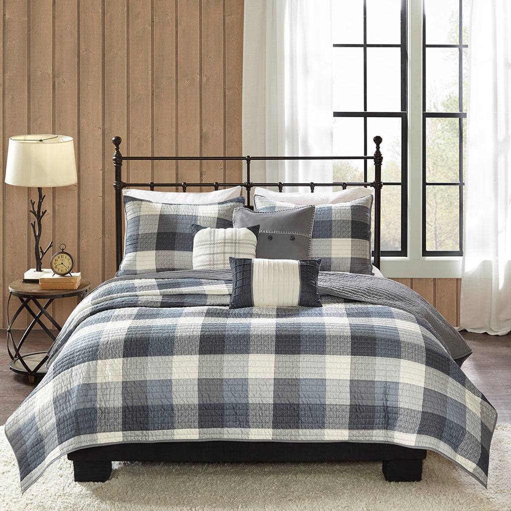 6 Piece Printed Herringbone Quilt Set with Throw Pillows Grey King/Cal King