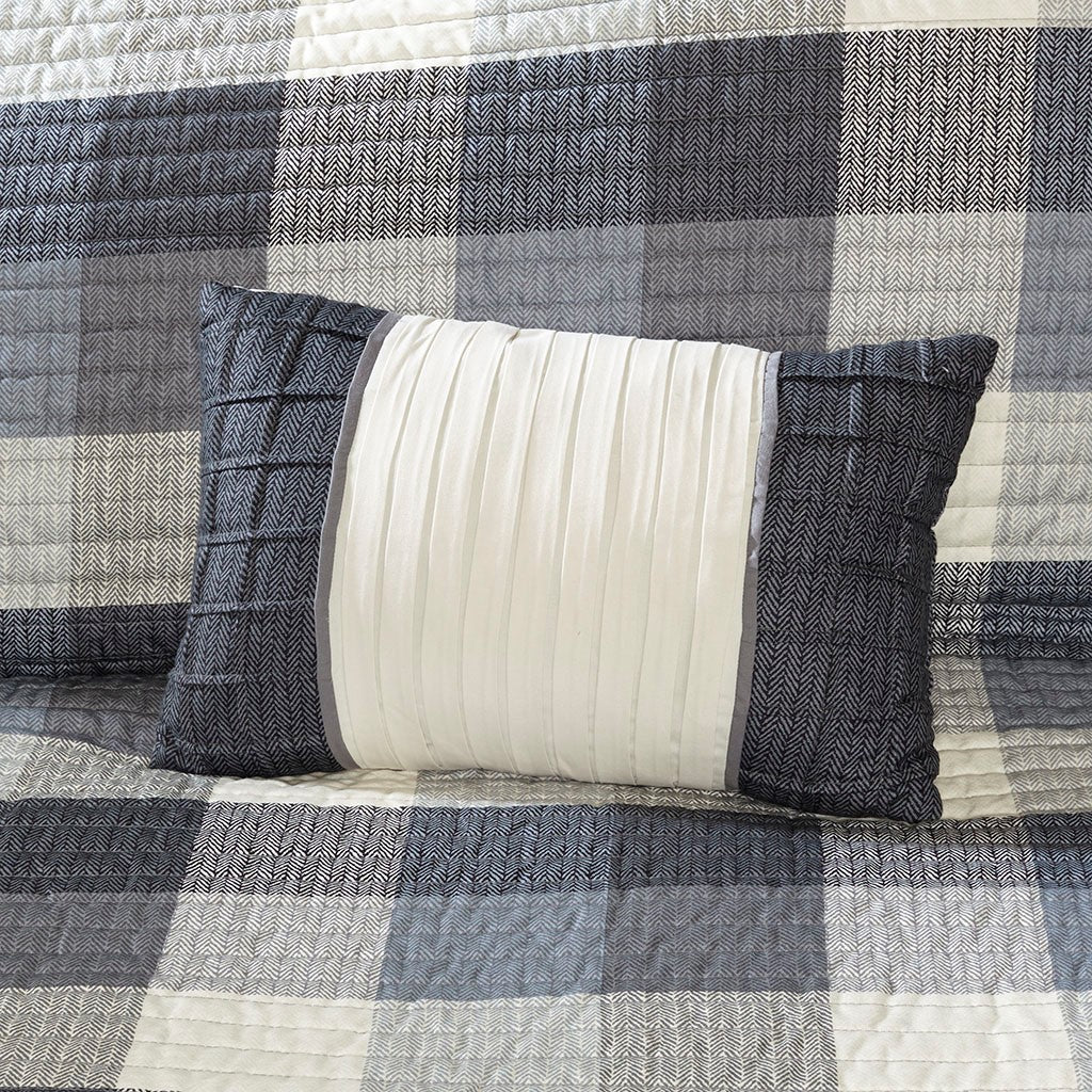 6 Piece Printed Herringbone Quilt Set with Throw Pillows Grey King/Cal King