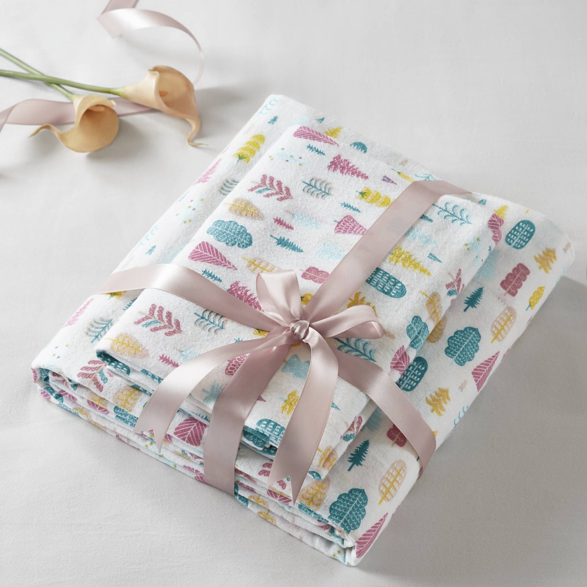 4-Piece Full Cotton Flannel Printed Sheet Set,White Holiday Trees