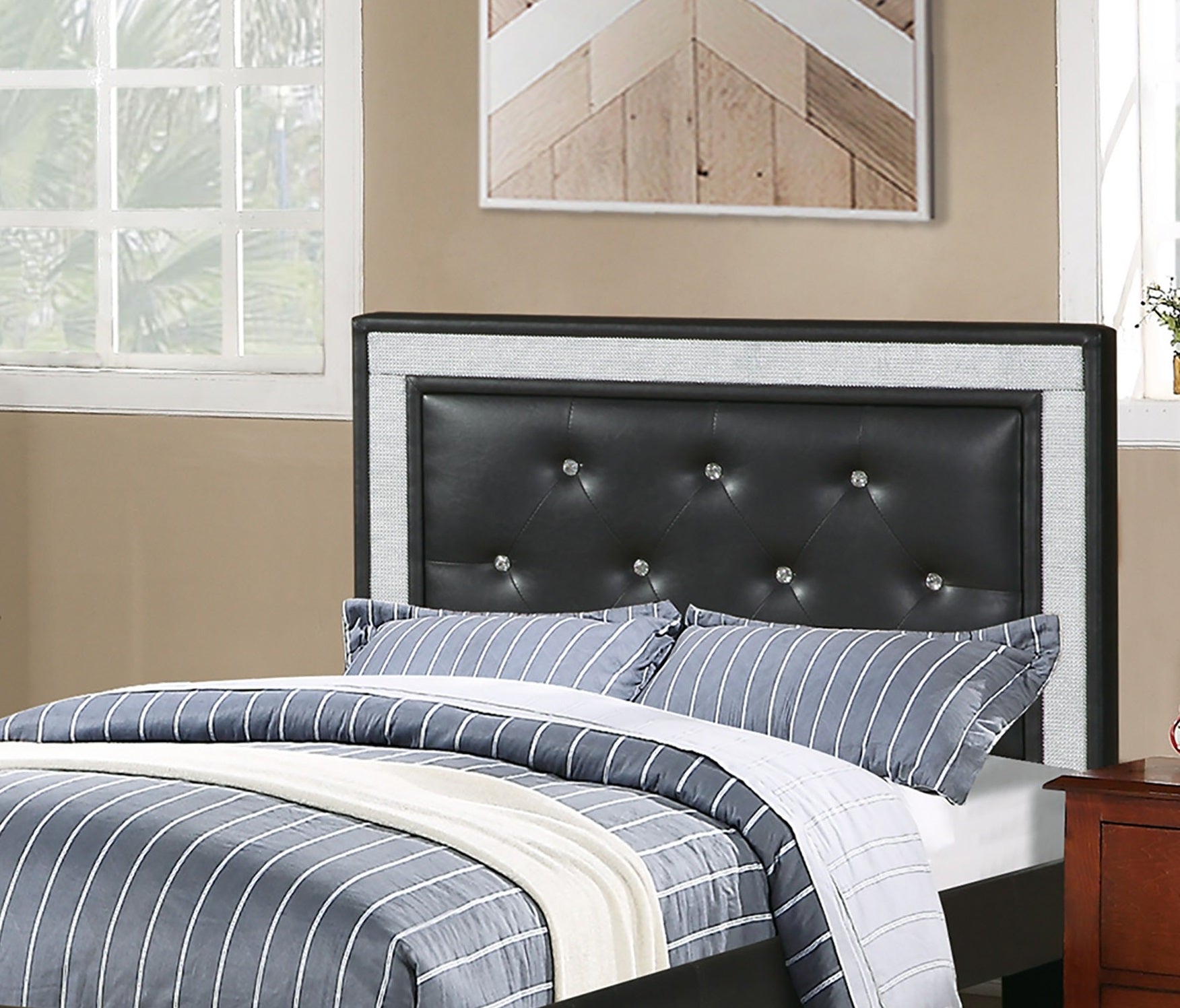 Glamours Style Twin Size Bed Diamond Tufted Padded Headboard Middle Support Legs Black Finish Bedroom Furniture