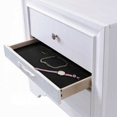 Contemporary White Finish Storage Drawers Nightstand Wooden Bedroom Furniture 1pc