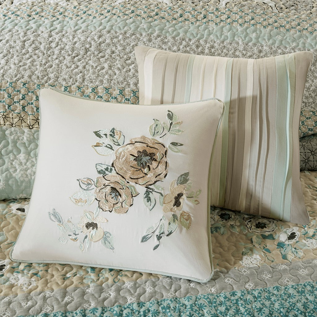 6 Piece Cotton Quilt Set with Throw Pillows Green Full/Queen