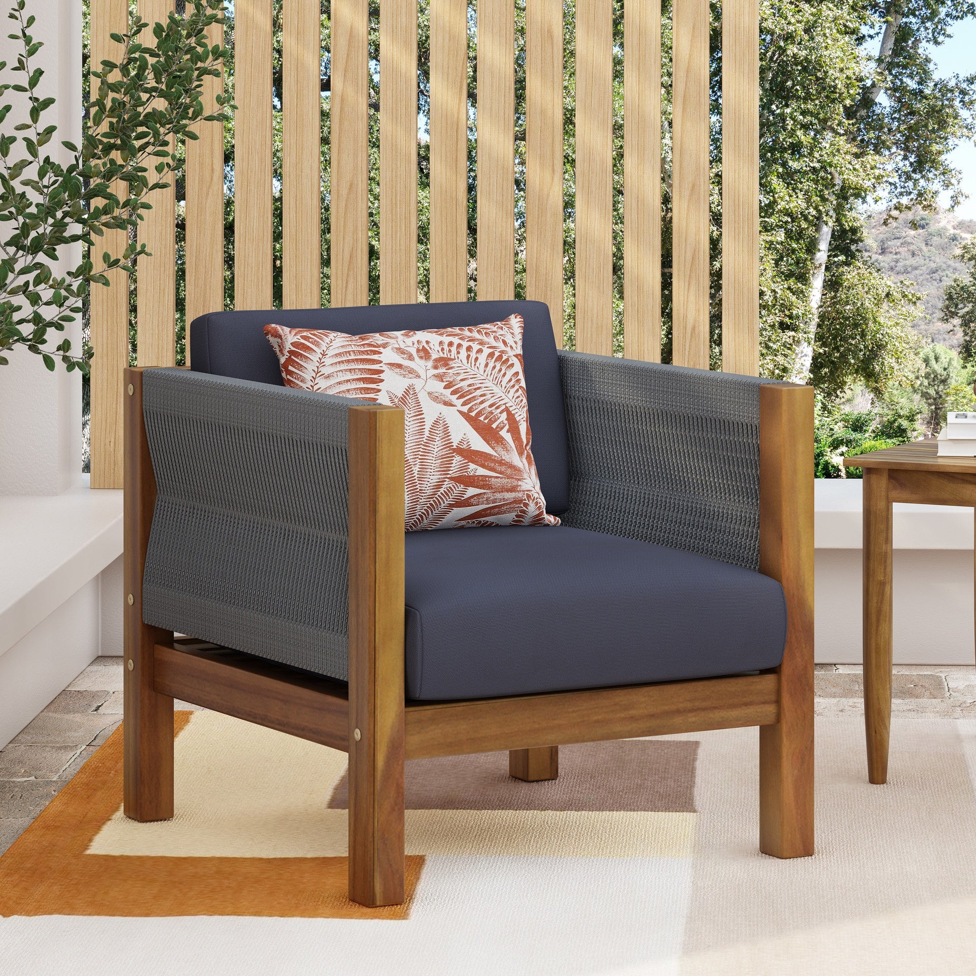 LAUREL CLUB CHAIR