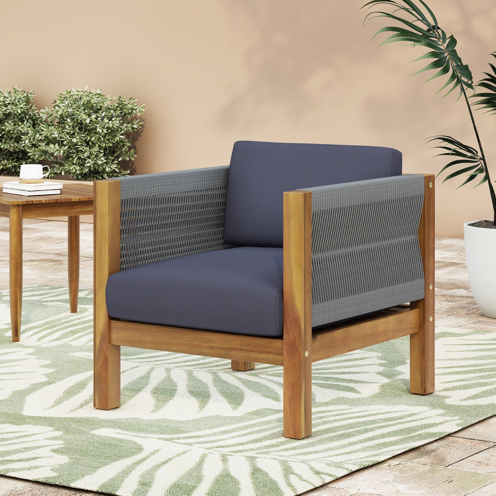 LAUREL CLUB CHAIR