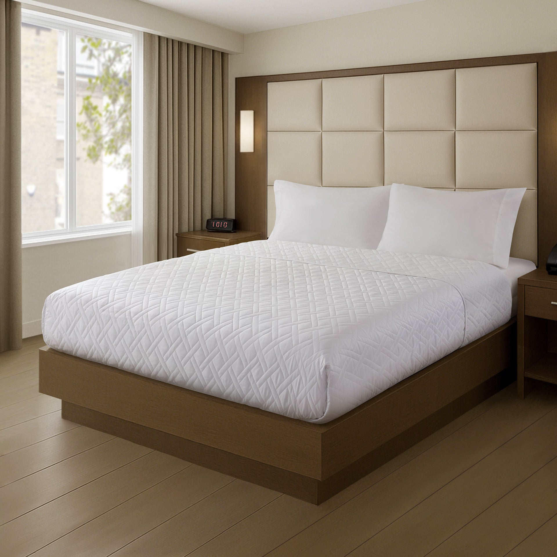 1-Piece Full/Queen Premium Coverlet, White