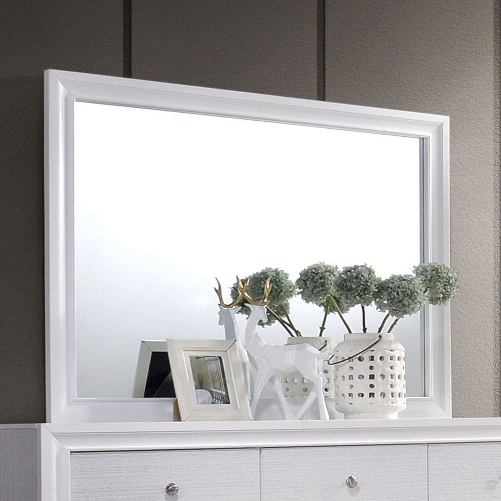 White Color Dresser w Mirror Set Hidden Jewelry Drawer English Dovetail Silver Accents Round Knobs Bedroom Furniture