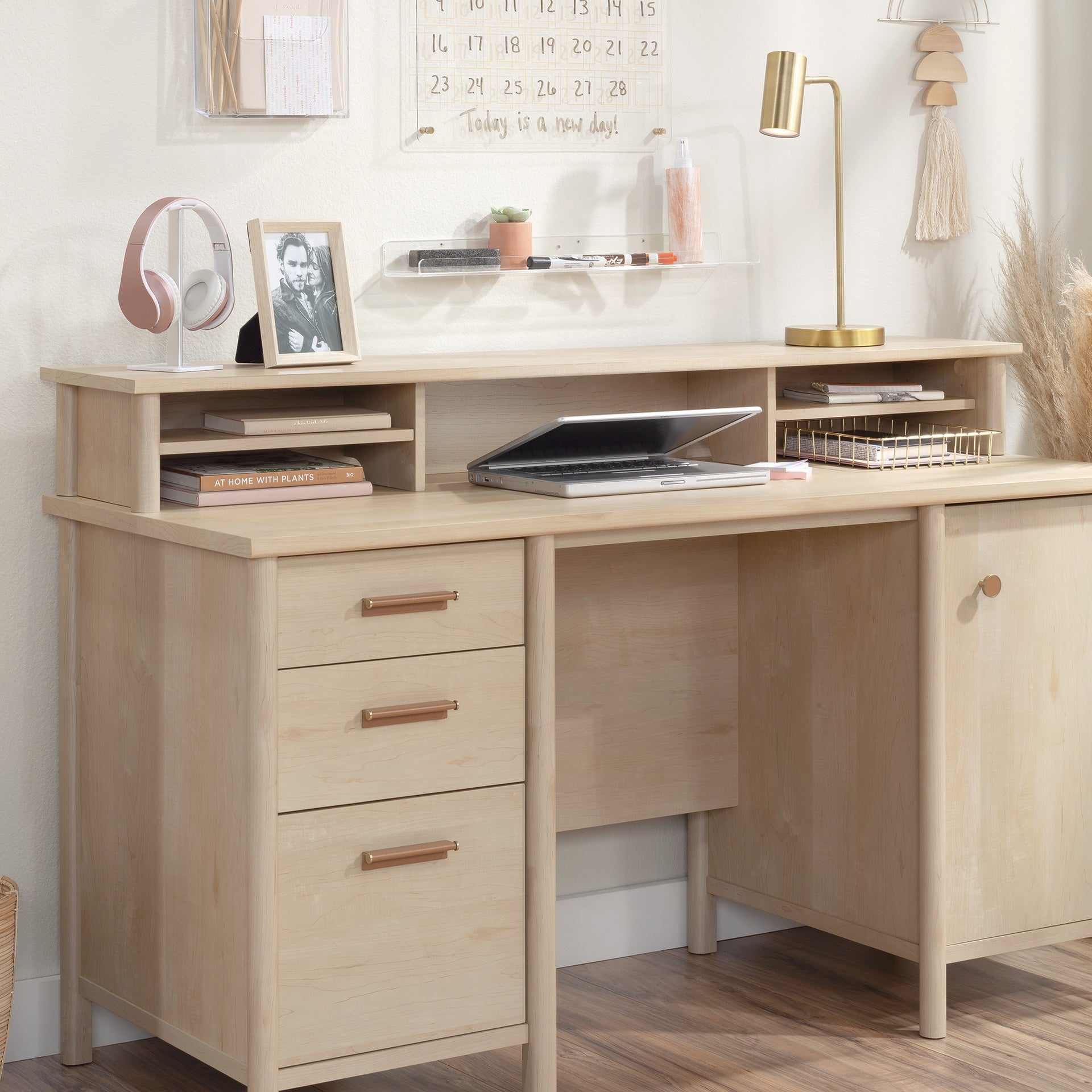 Hutch with Storage Cubbyholes, Maple finish