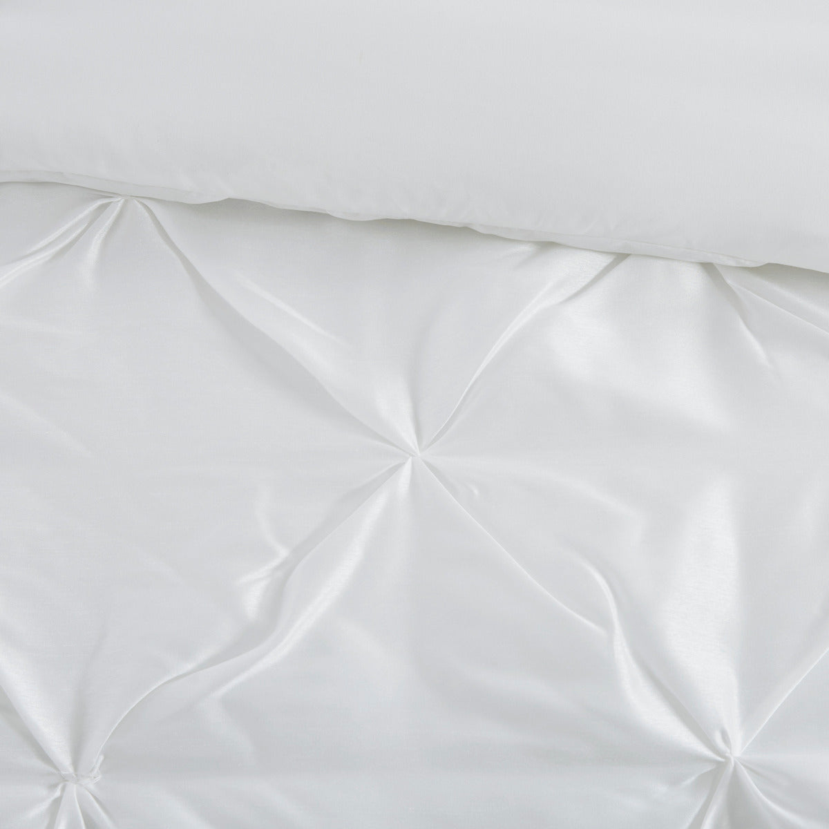 7 Piece Tufted Comforter Set White Cal King
