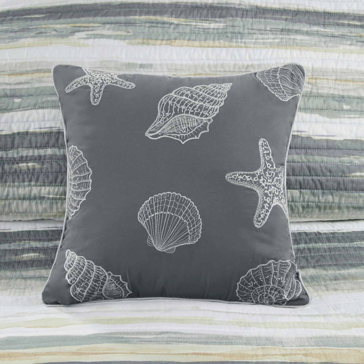 6 Piece Printed Quilt Set with Throw Pillows Yellow King/Cal King