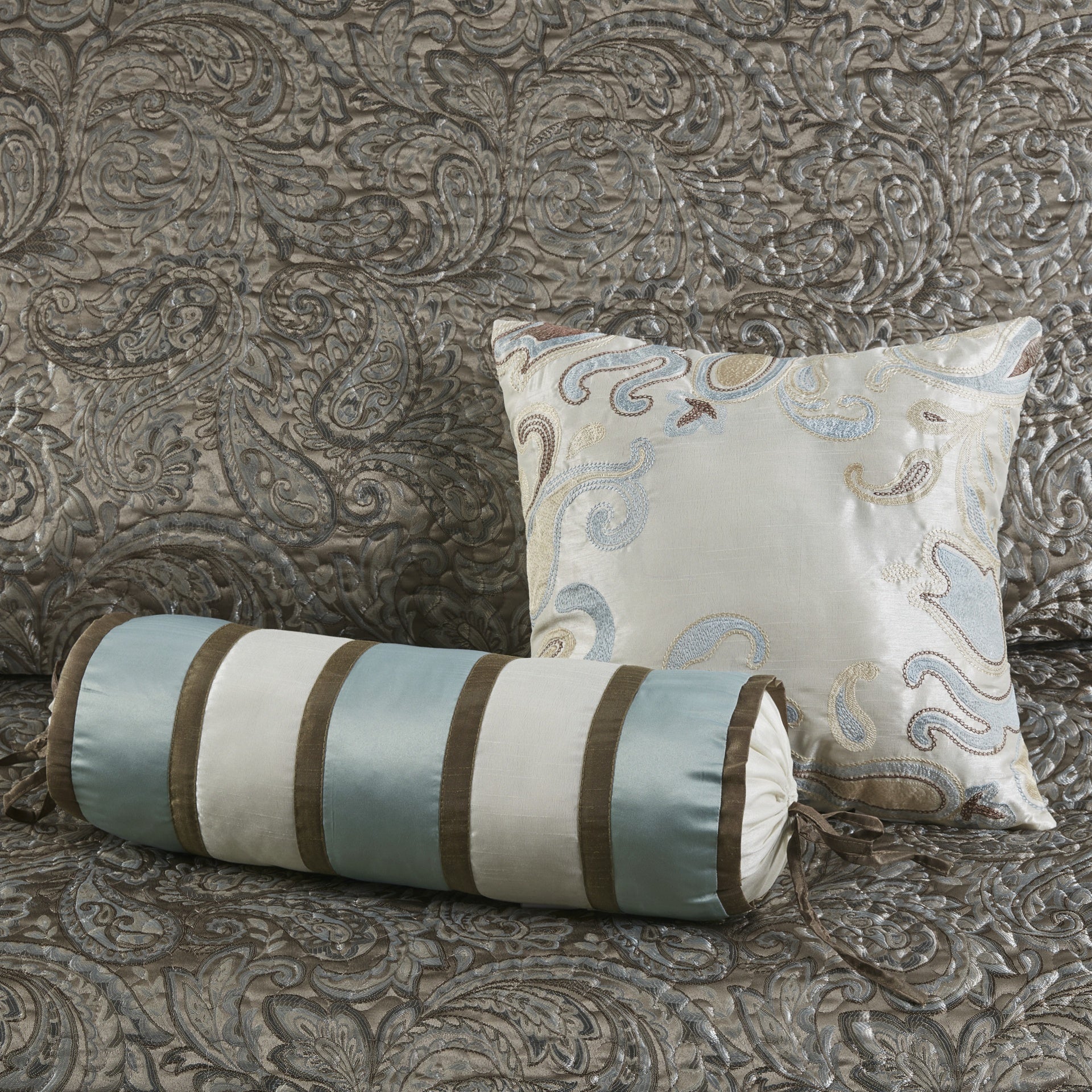 5 Piece Jacquard Bedspread Set with Throw Pillows Blue/Brown King