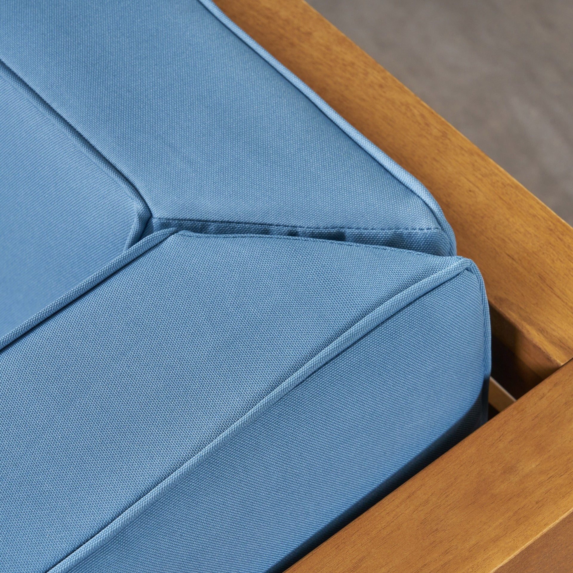 OANA CLUB CHAIR