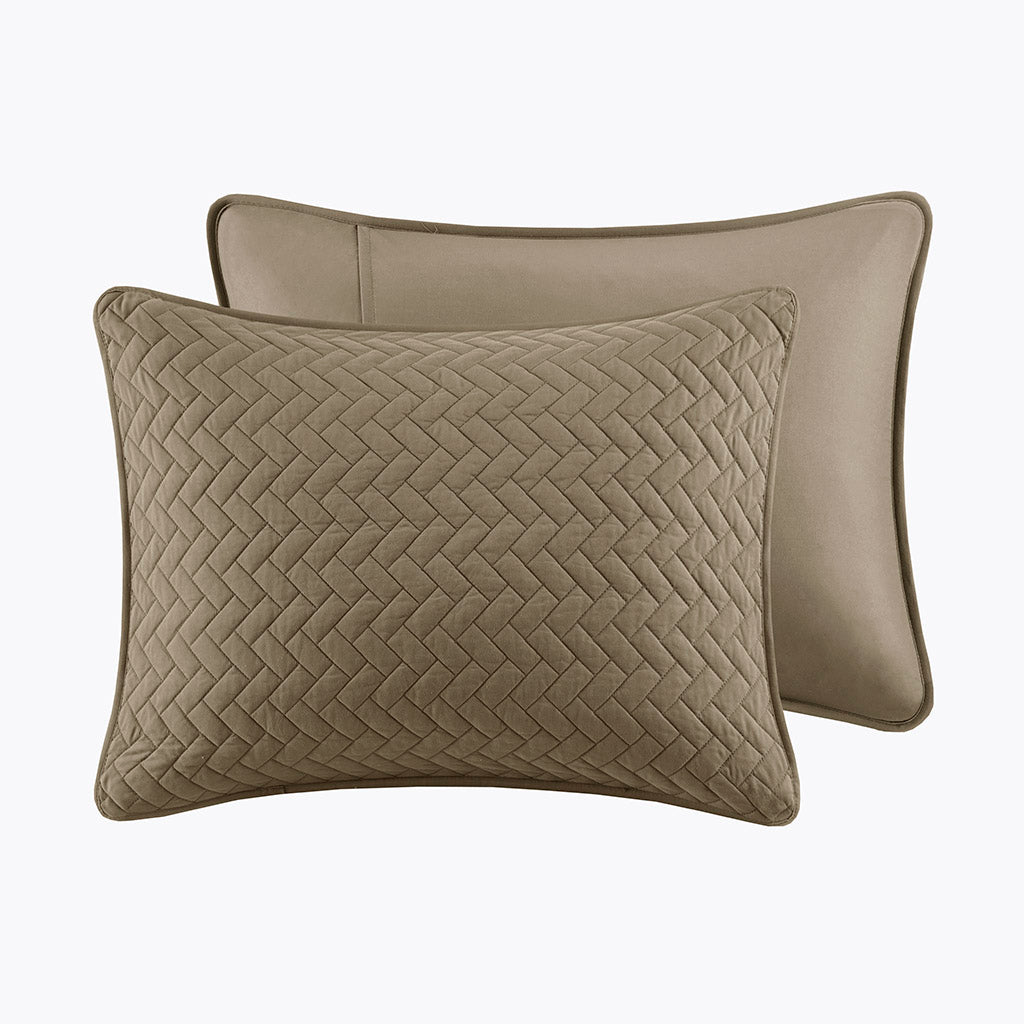 Queen 3 Piece Luxurious Oversized Quilt Set