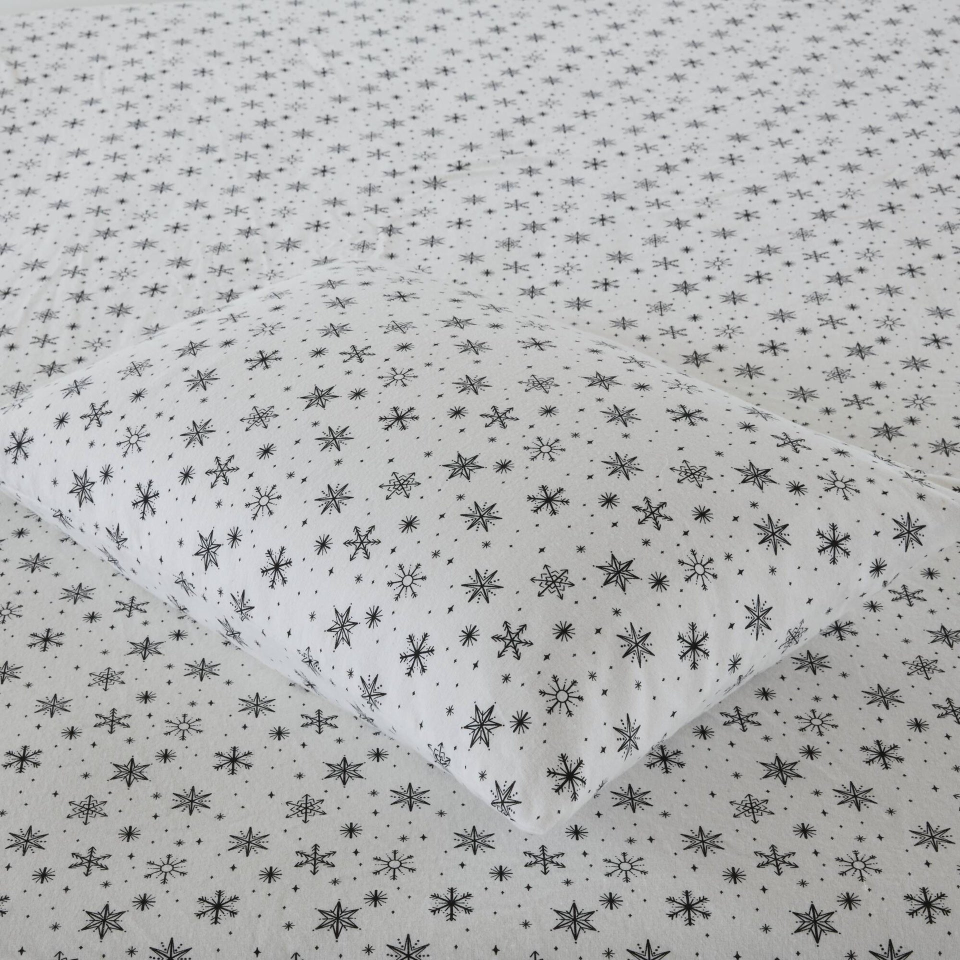 4-Piece King 100% Cotton Flannel Printed Sheet Set,Black Snowflakes