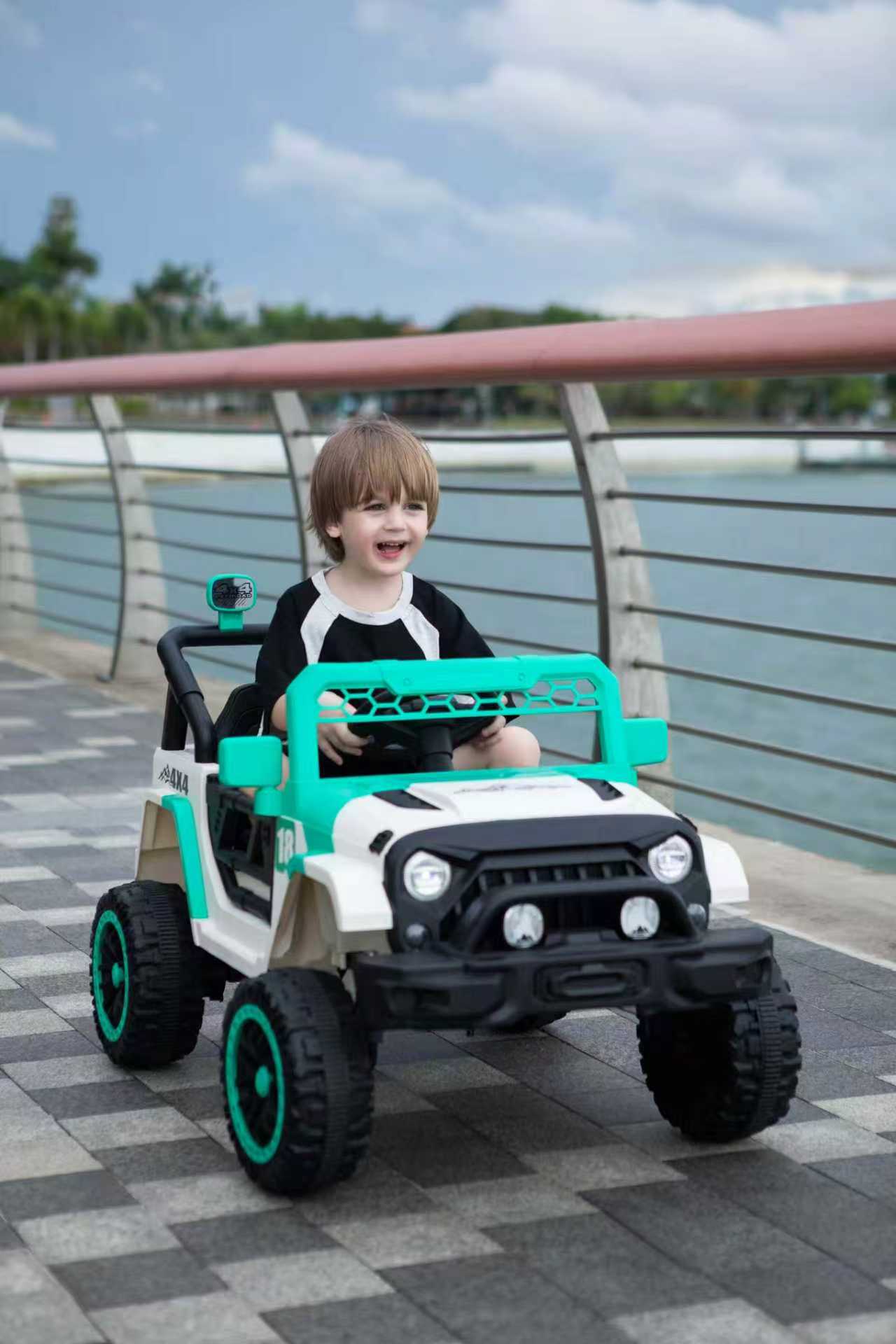 12V Ride on Car with Parent Remote Control, Toddler Electric Car with Spring Suspension, LED Lights & Music Player - Safe Battery Toy for Kids, Christmas & Birthday Gift  WIGHT+GREEN