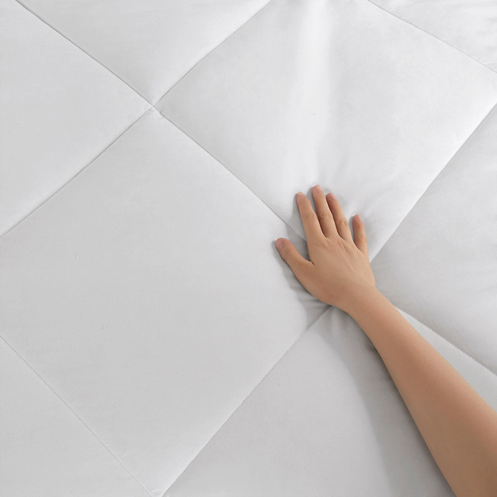 Oversized Down Alt Comforter with HeiQ Smart Temp Treatment White Twin/Twin XL