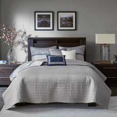 6 Piece Reversible Jacquard Quilt Set with Throw Pillows Navy Full/Queen