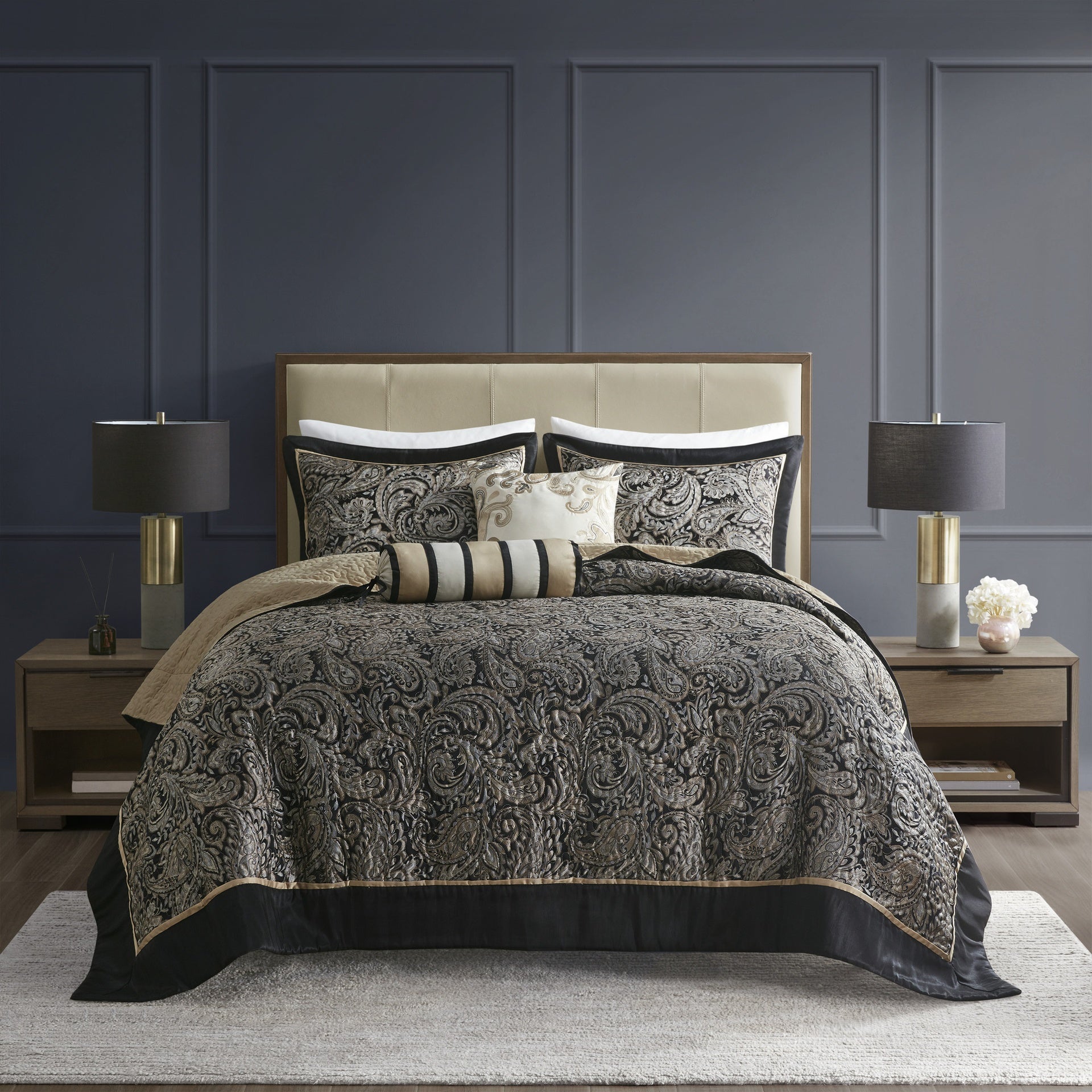 5 Piece Jacquard Bedspread Set with Throw Pillows Black King