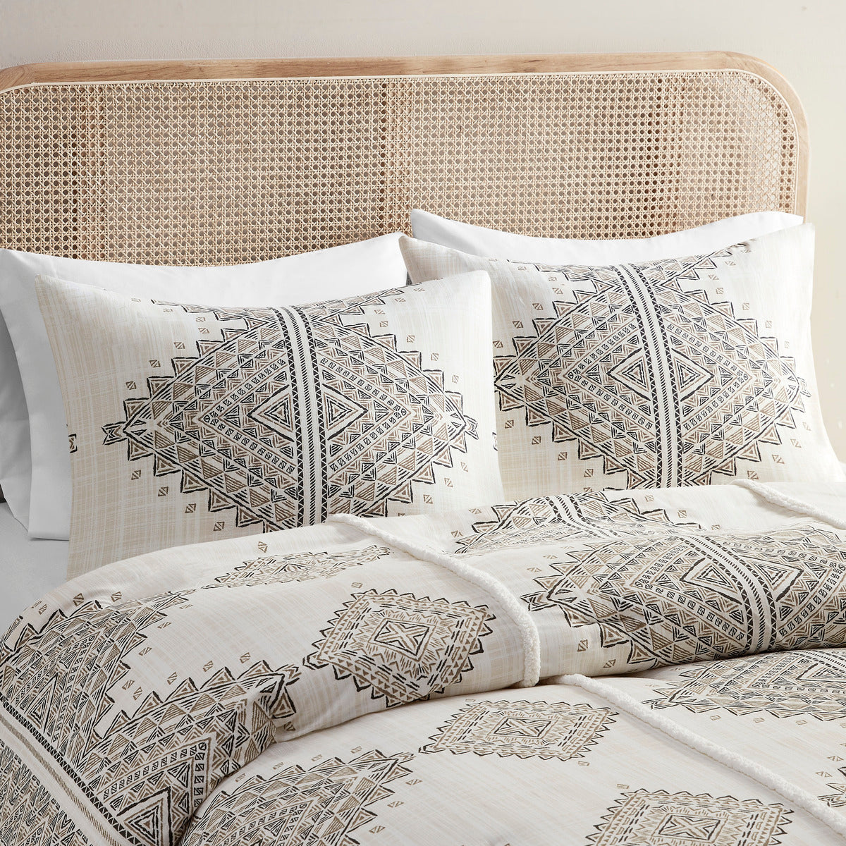 Full/Queen 4 Piece Printed Duvet Cover Set with Throw Pillow