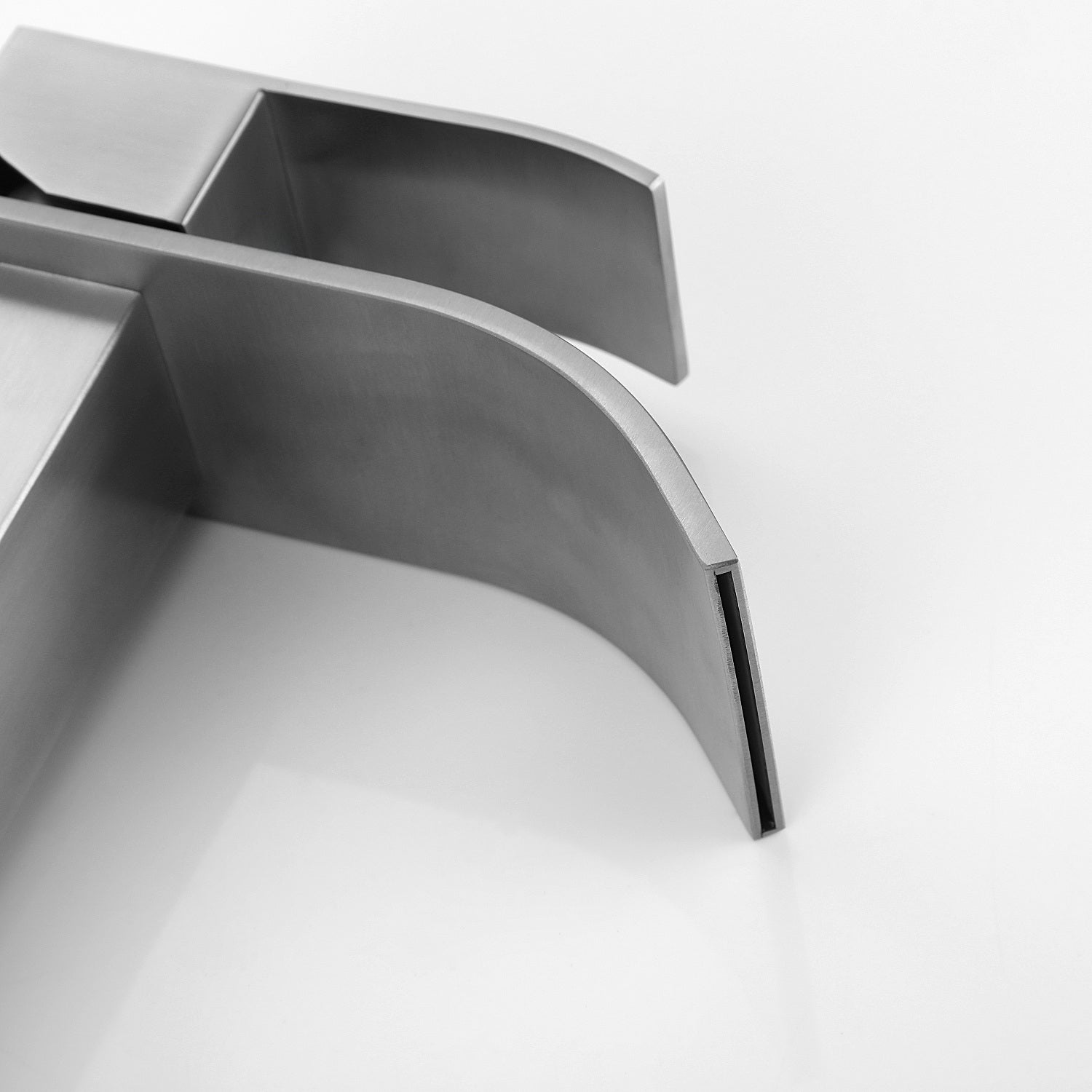 Waterfall Spout Bathroom Sink Single Handle Faucet with Pop-Up Drain (with Overflow)