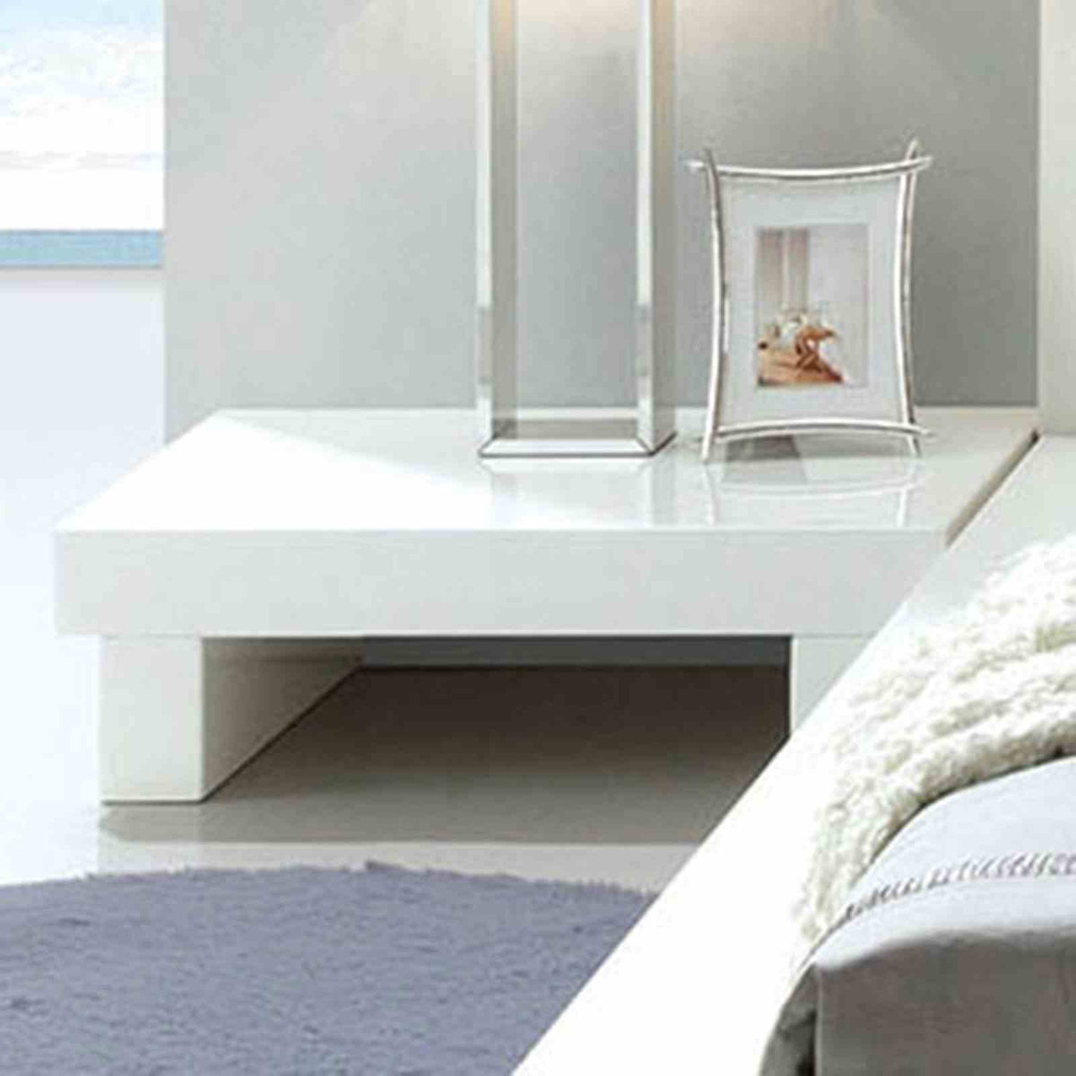 Contemporary Style 1pc Nightstand High Gloss Lacquer Coating White Finish Bedroom Furniture