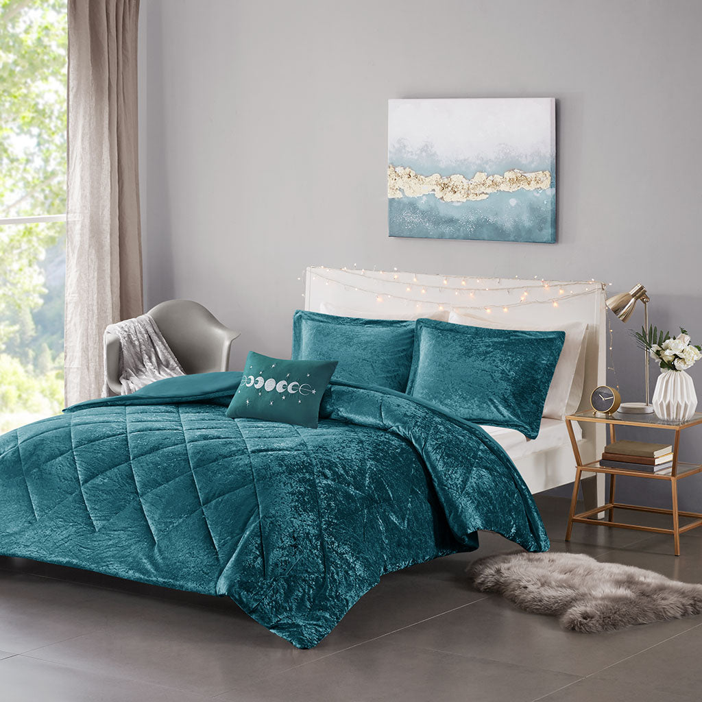 King/Cal King Velvet Duvet Cover Set with Throw Pillow