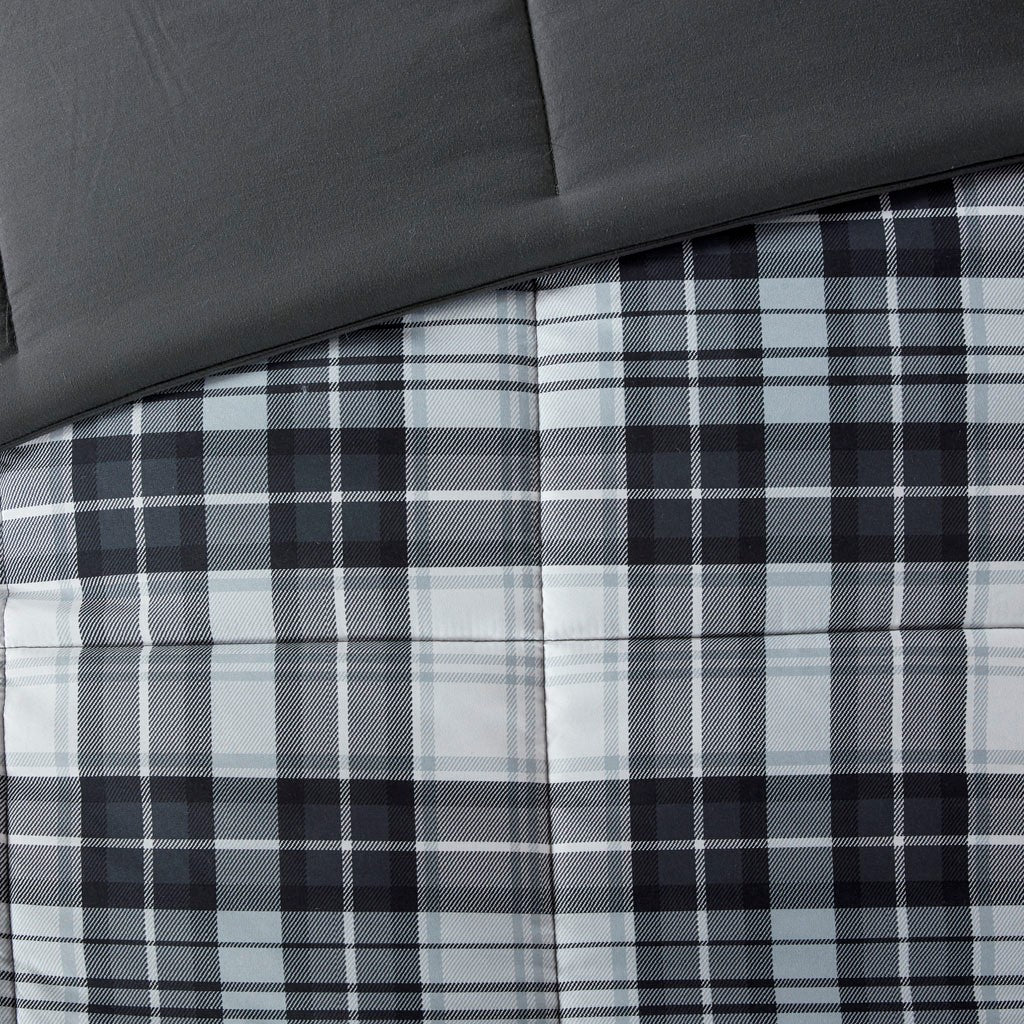 King/Cal King 3M Scotchgard Down Alternative All Season Comforter Set