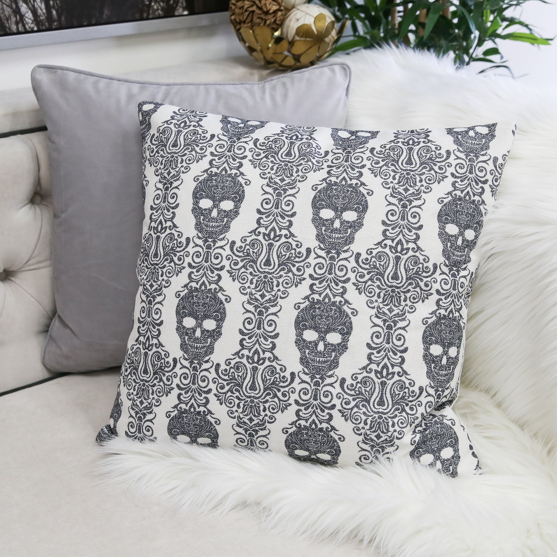 Gothic Damask Skull Throw Pillow – Black & White Cotton Linen Set of 2