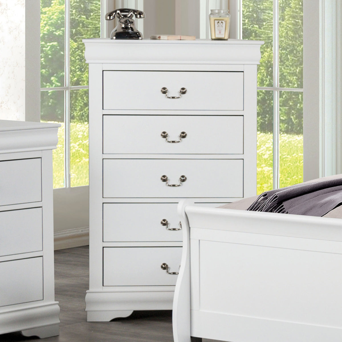 Transitional Style Chest 1pc Bracket Legs Dust Proof Case Hanging Drawers Pull English Dovetail Drawers White Finish Bedroom Furniture