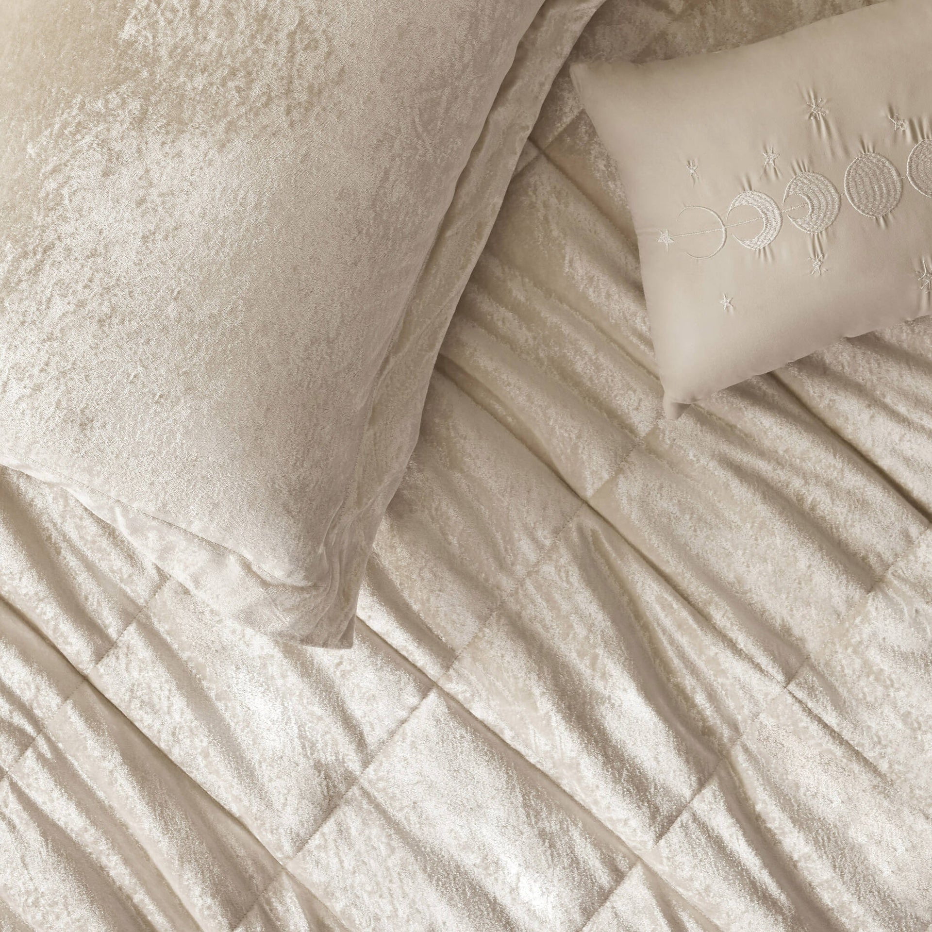 3 PCS Twin/Twin XL Velvet Duvet Cover Set with Throw Pillow Champagne