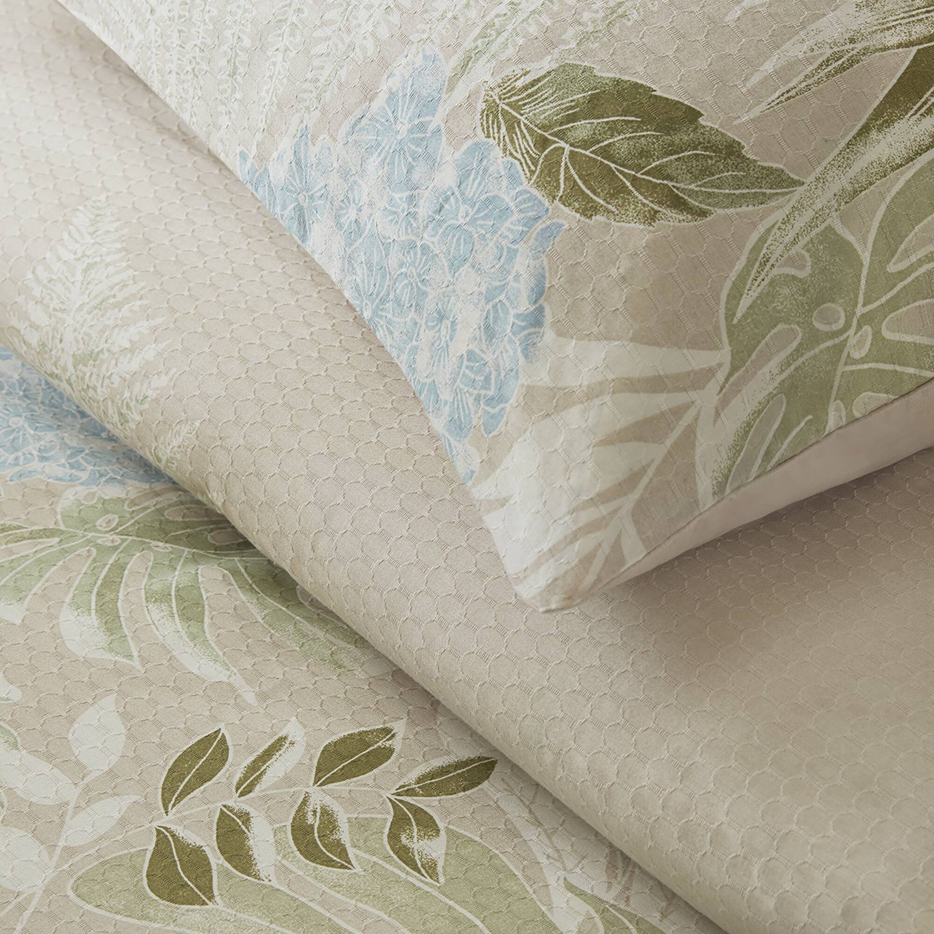6-Piece Cal King Oversized Cotton Comforter Set with Throw Pillow