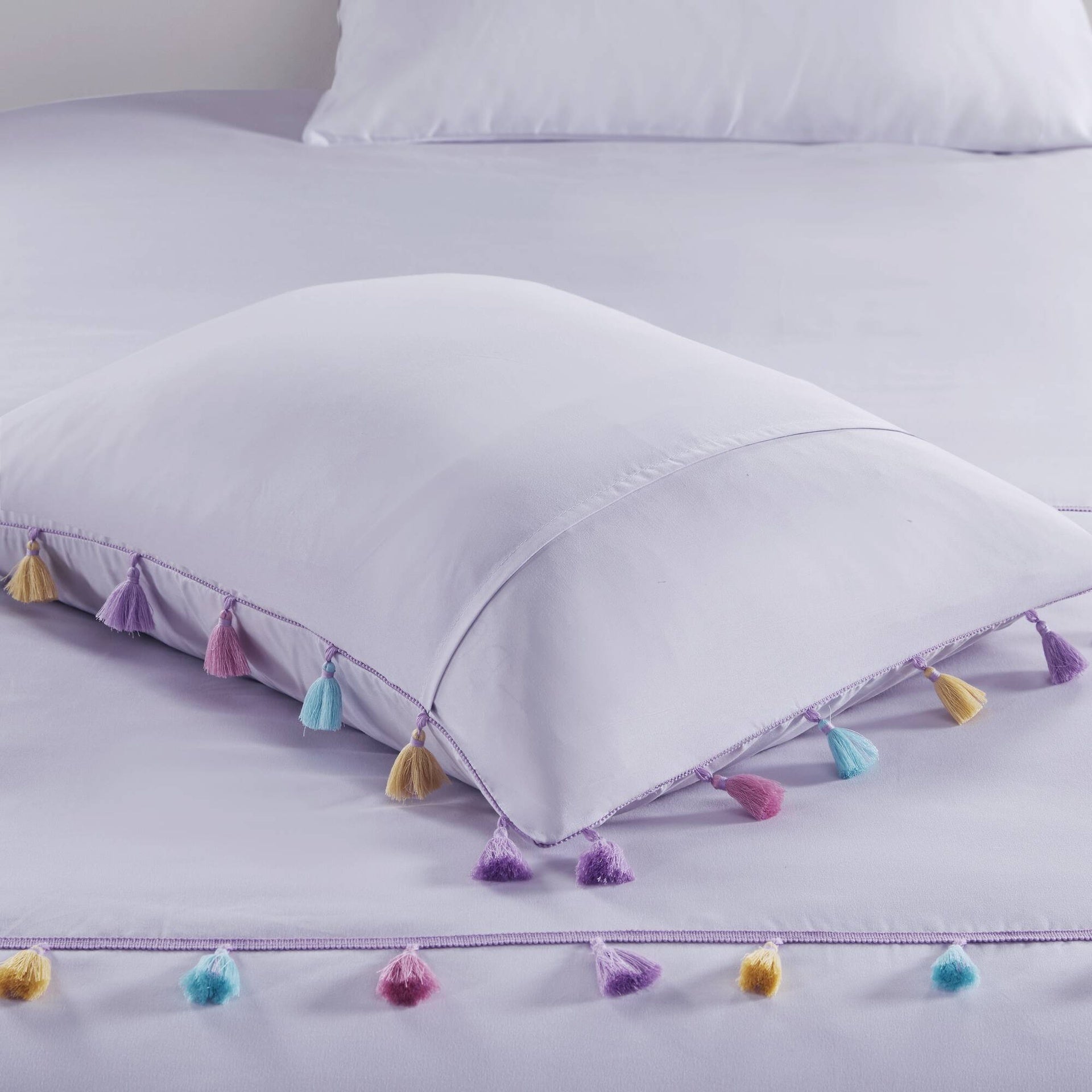 3 PCS Twin Tassel Comforter Set with Heart Shaped Throw Pillow Lavender