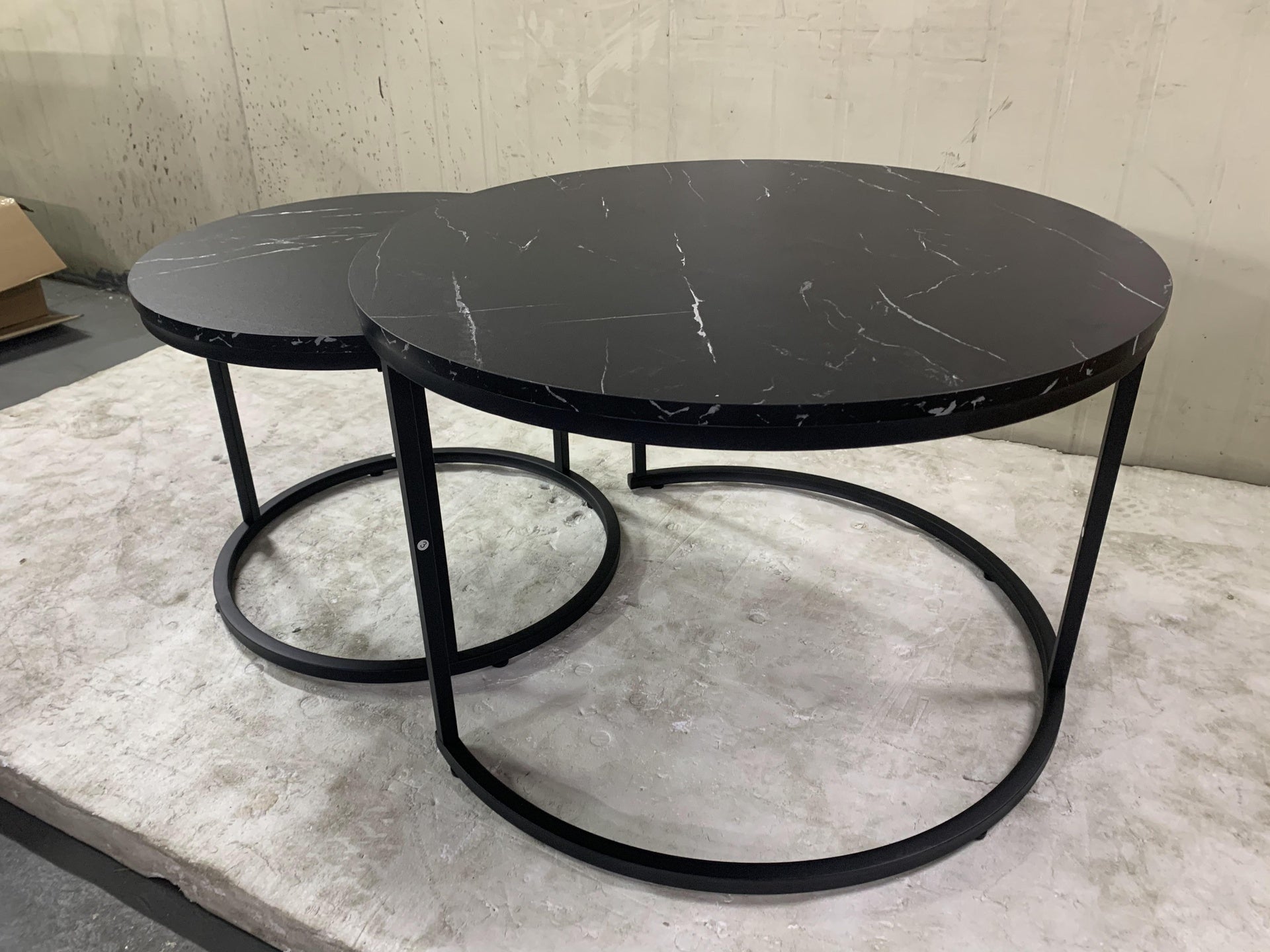 Nesting Coffee Table Set of 2, 27.6inch Round Coffee Table Wood Marble Pattern Top with Sturdy Metal Frame, End Table Side Tables for Living Room Bedroom Balcony Yard (Black)