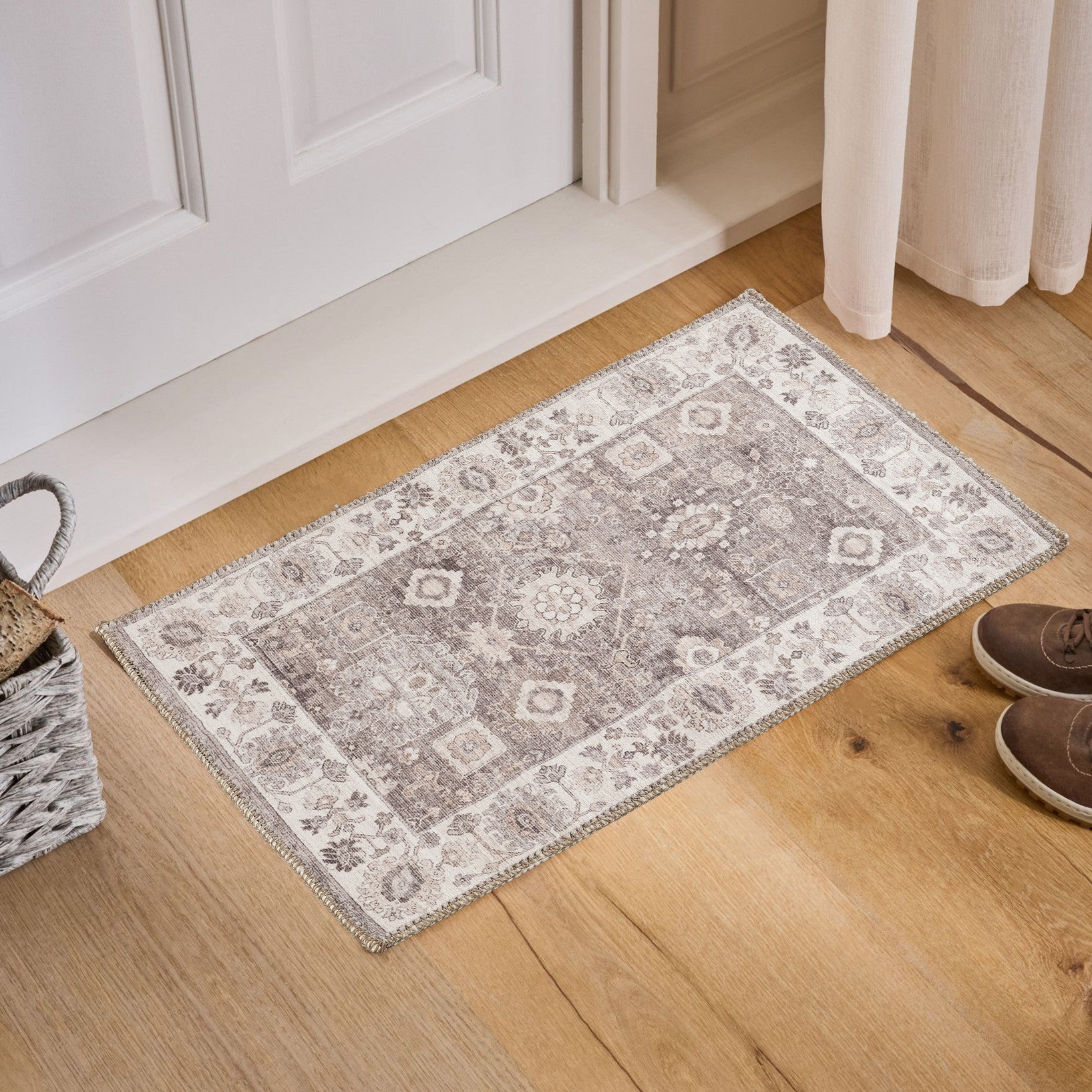 Majestic GC_RYL1008 Brown 2 ft. x 3 ft. Area Rug