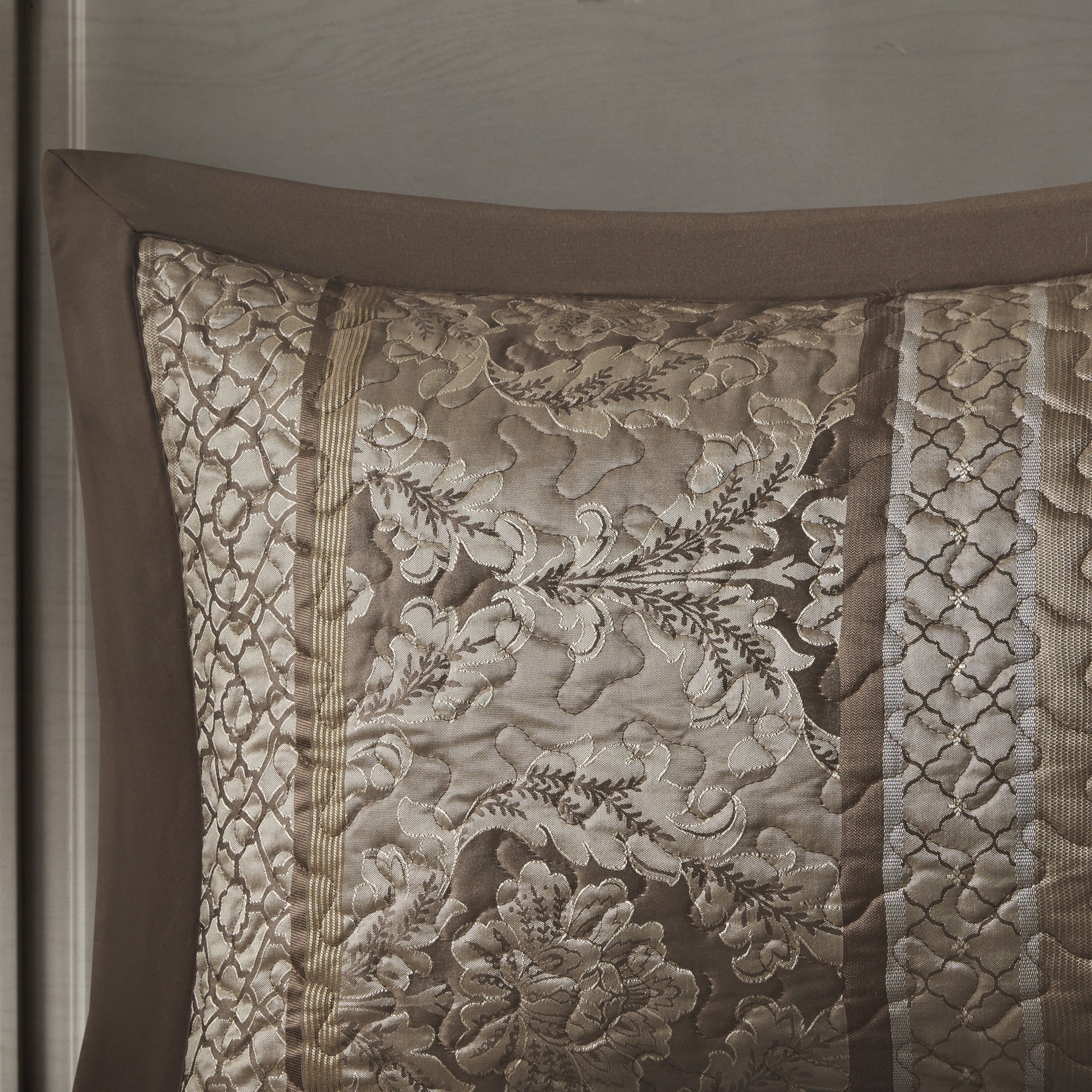 5 Piece Reversible Jacquard Bedspread Set Brown/Gold Queen
