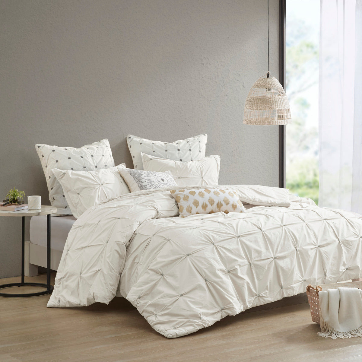 King/Cal King 3 Piece Elastic Embroidered Cotton Duvet Cover Set