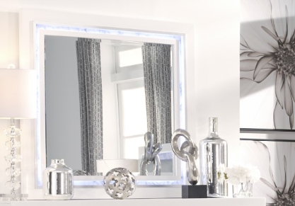 SKYE WHITE MIRROR