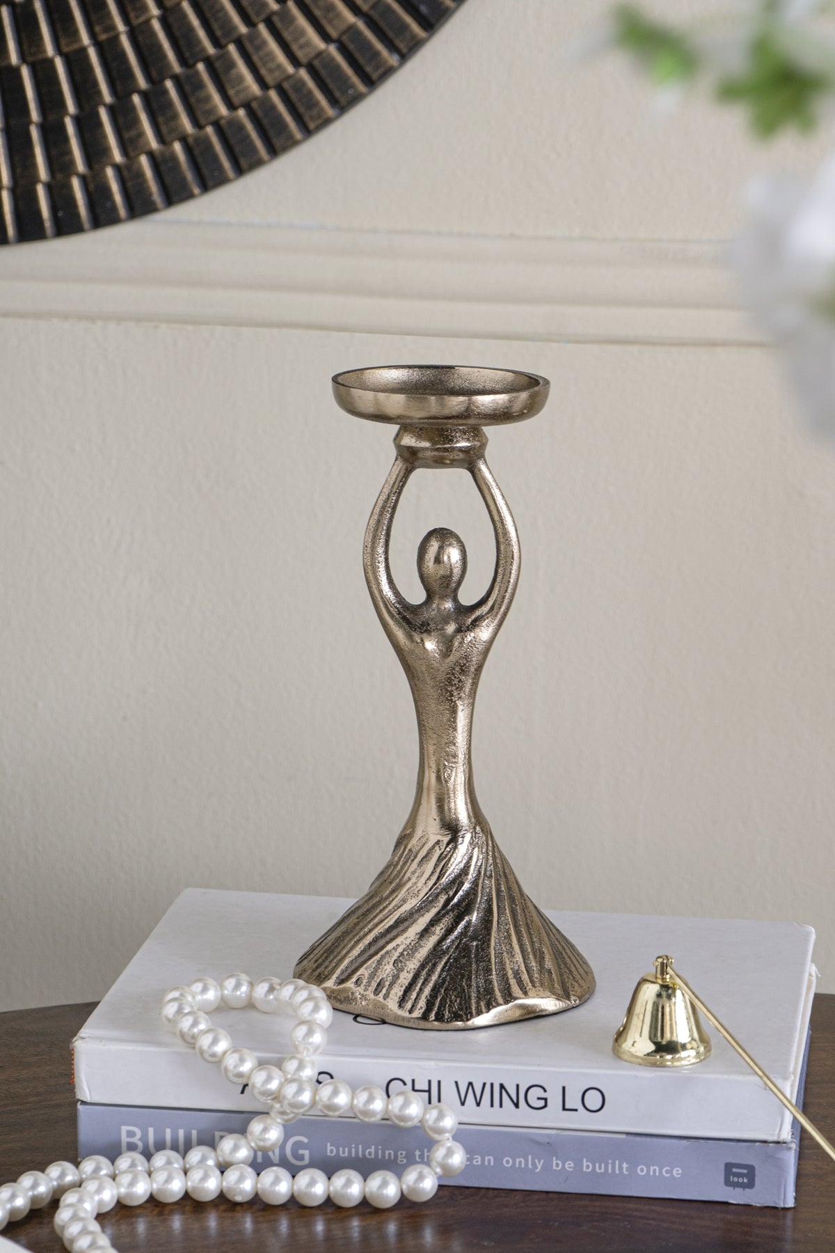 D4.5x9.5" Gold Aluminum Pillar Holder With Abstract Lady Design