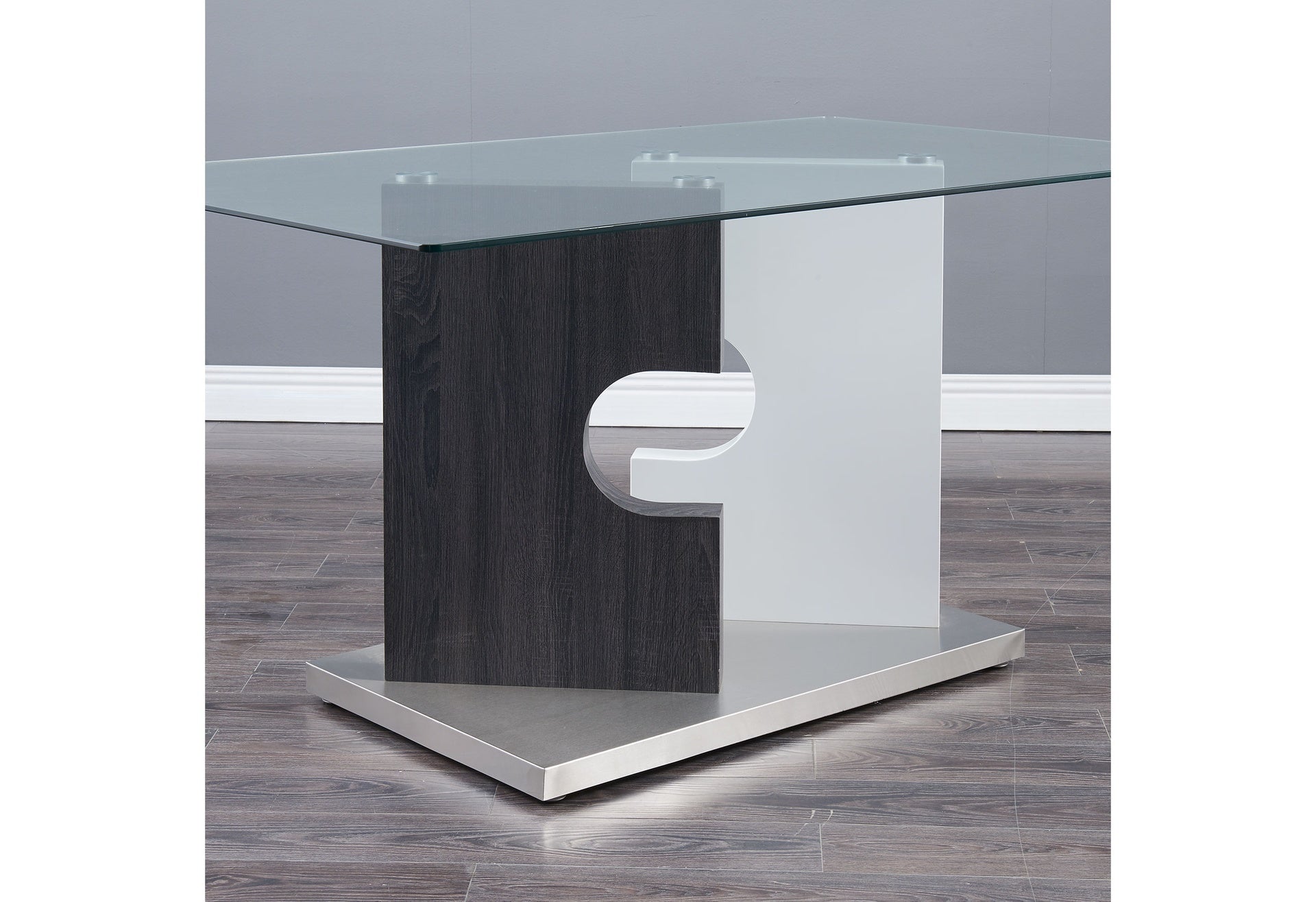 IRIS DINING TABLE