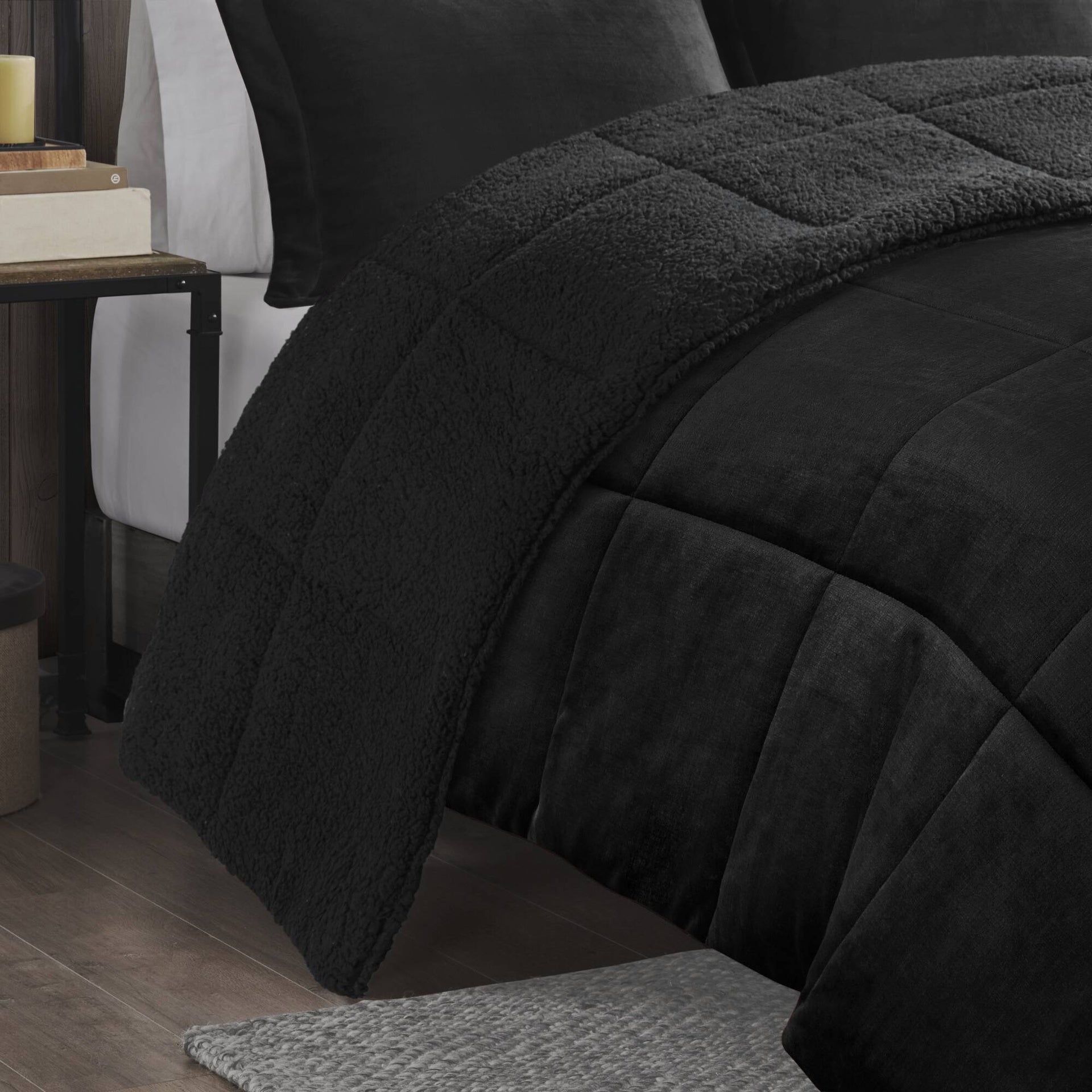 4-Piece Full/Queen Plush to Sherpa Down Alternative Comforter Set,Black/Black
