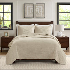 Queen 3 Piece Luxurious Oversized Quilt Set